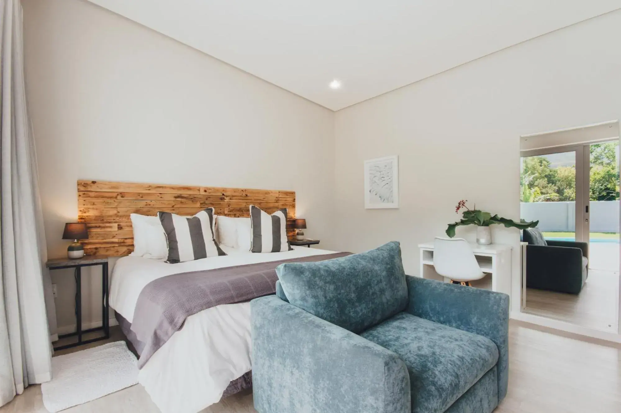 Deluxe Suite in A Riverbed Guesthouse Deluxe Suite in A Riverbed Guesthouse