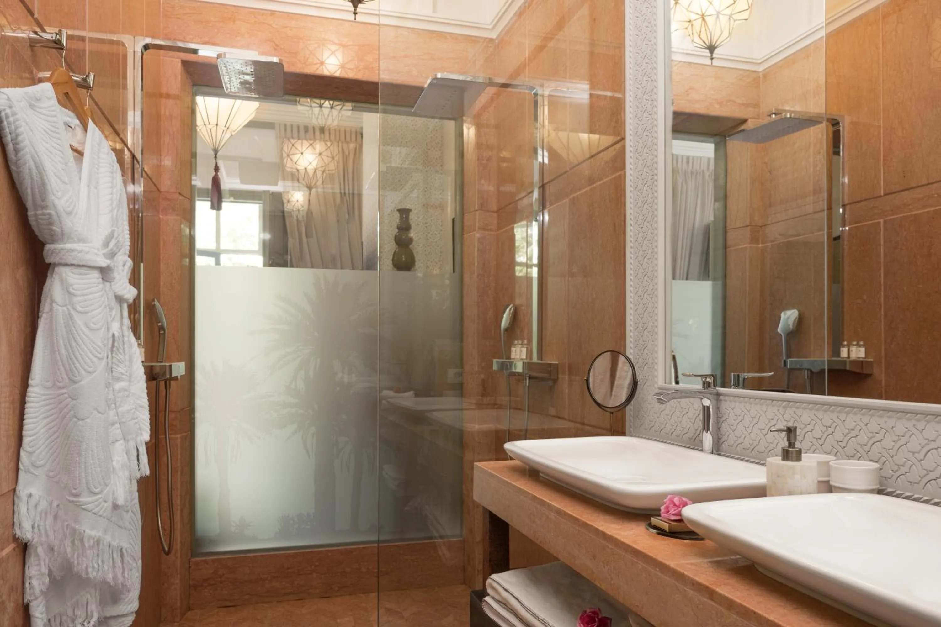 Shower in Dar Rhizlane, Palais Table d'hôtes & SPA