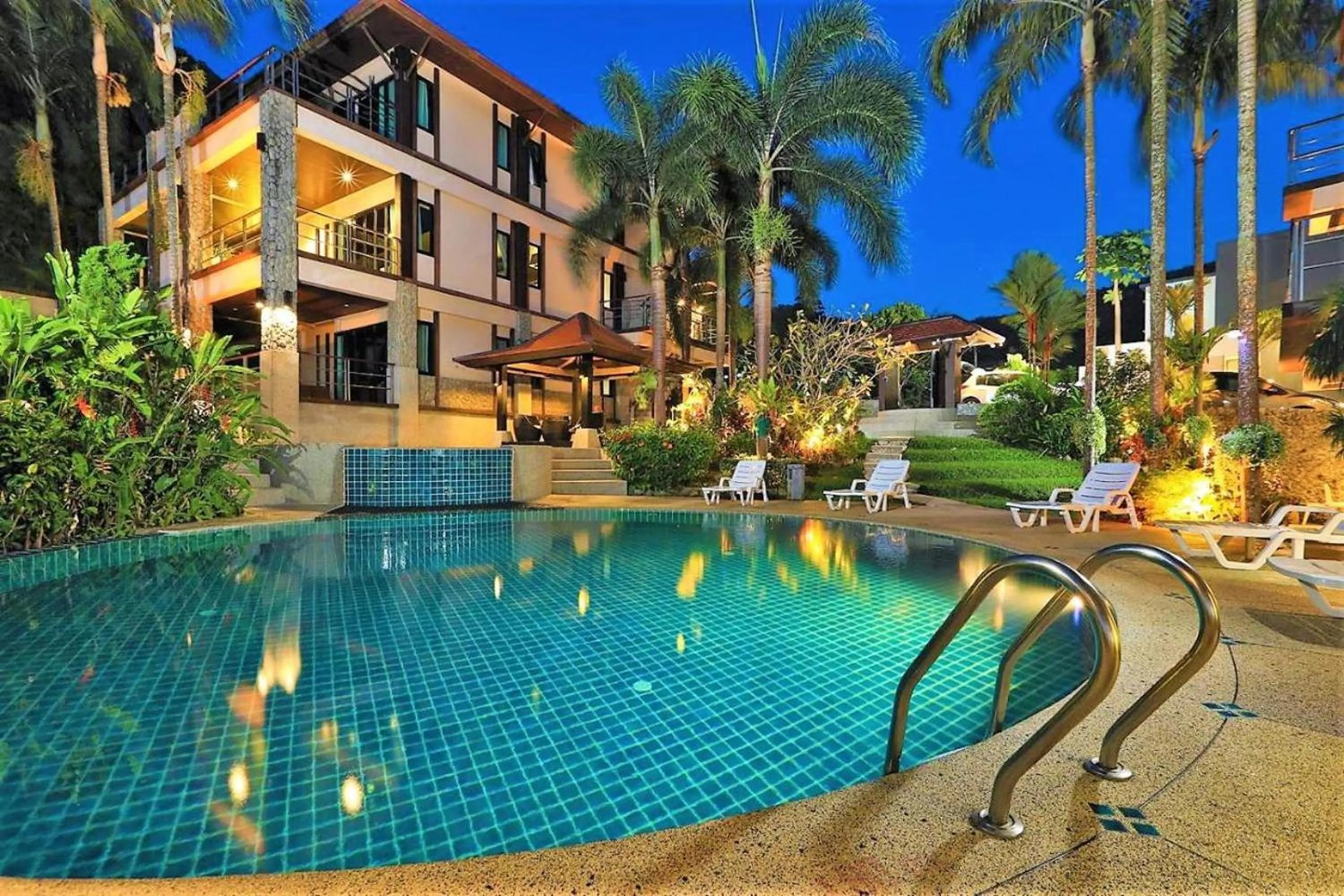 Swimming pool in Kamala Villa Hill