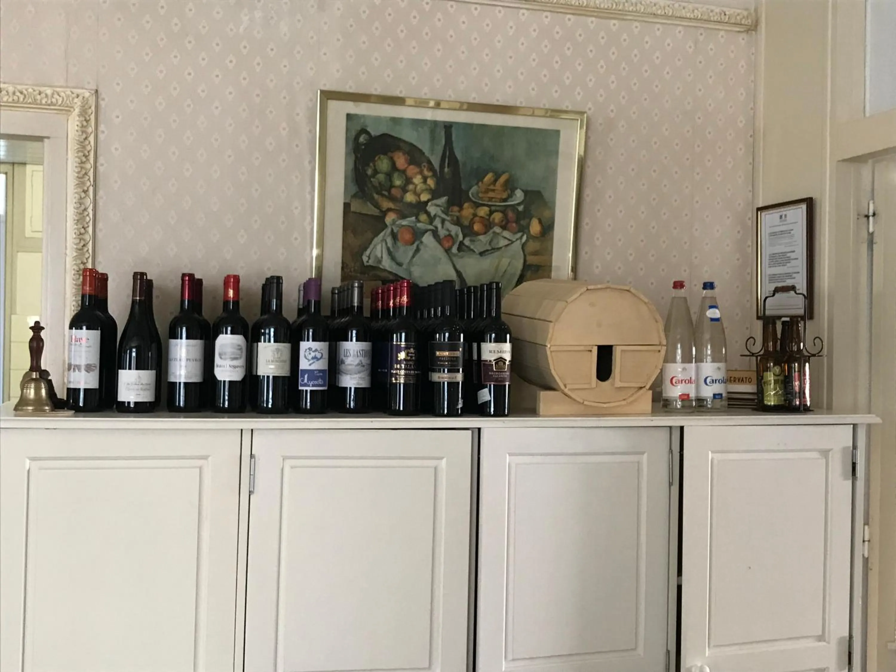 Alcoholic drinks in Hôtel Myosotis