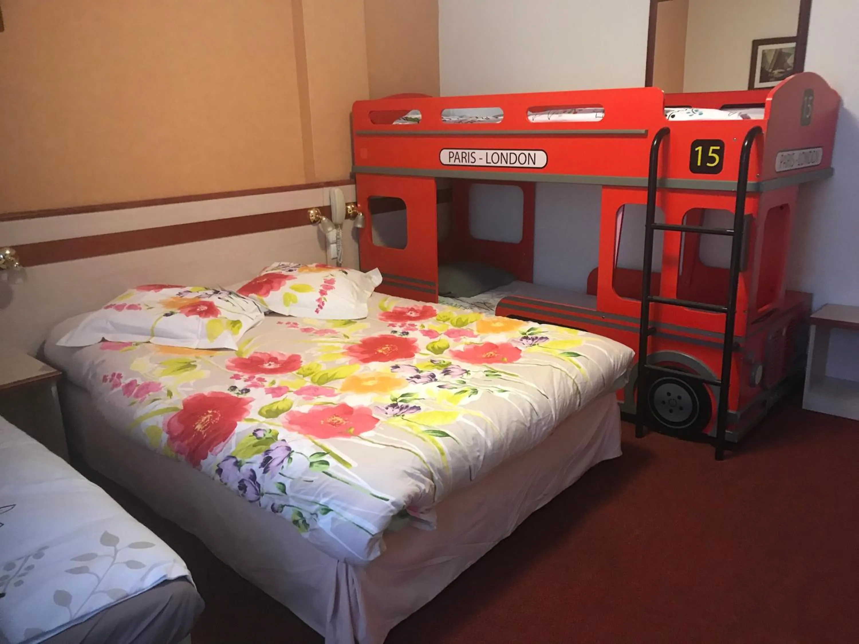 Bed in Hôtel Myosotis