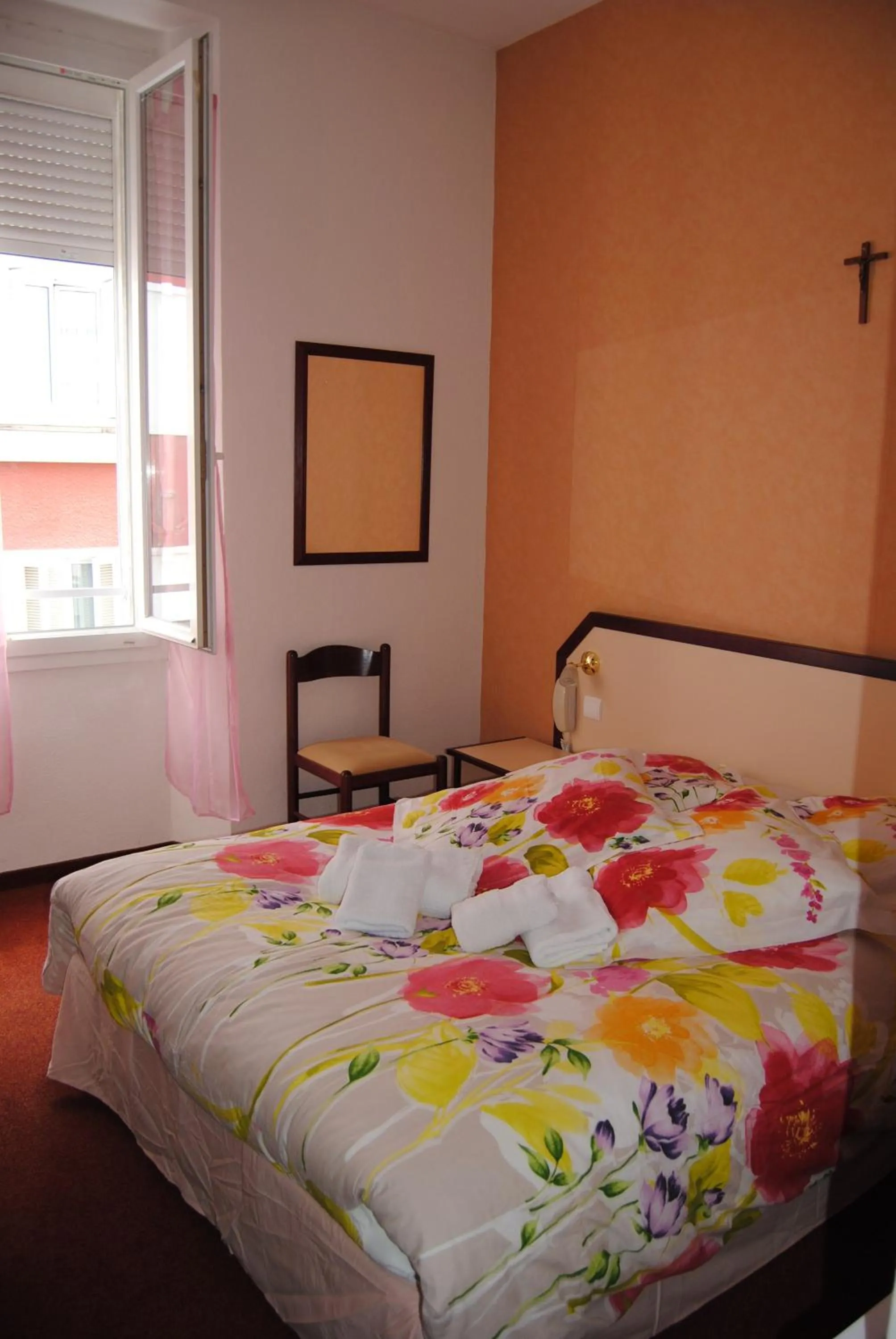 Bed in Hôtel Myosotis