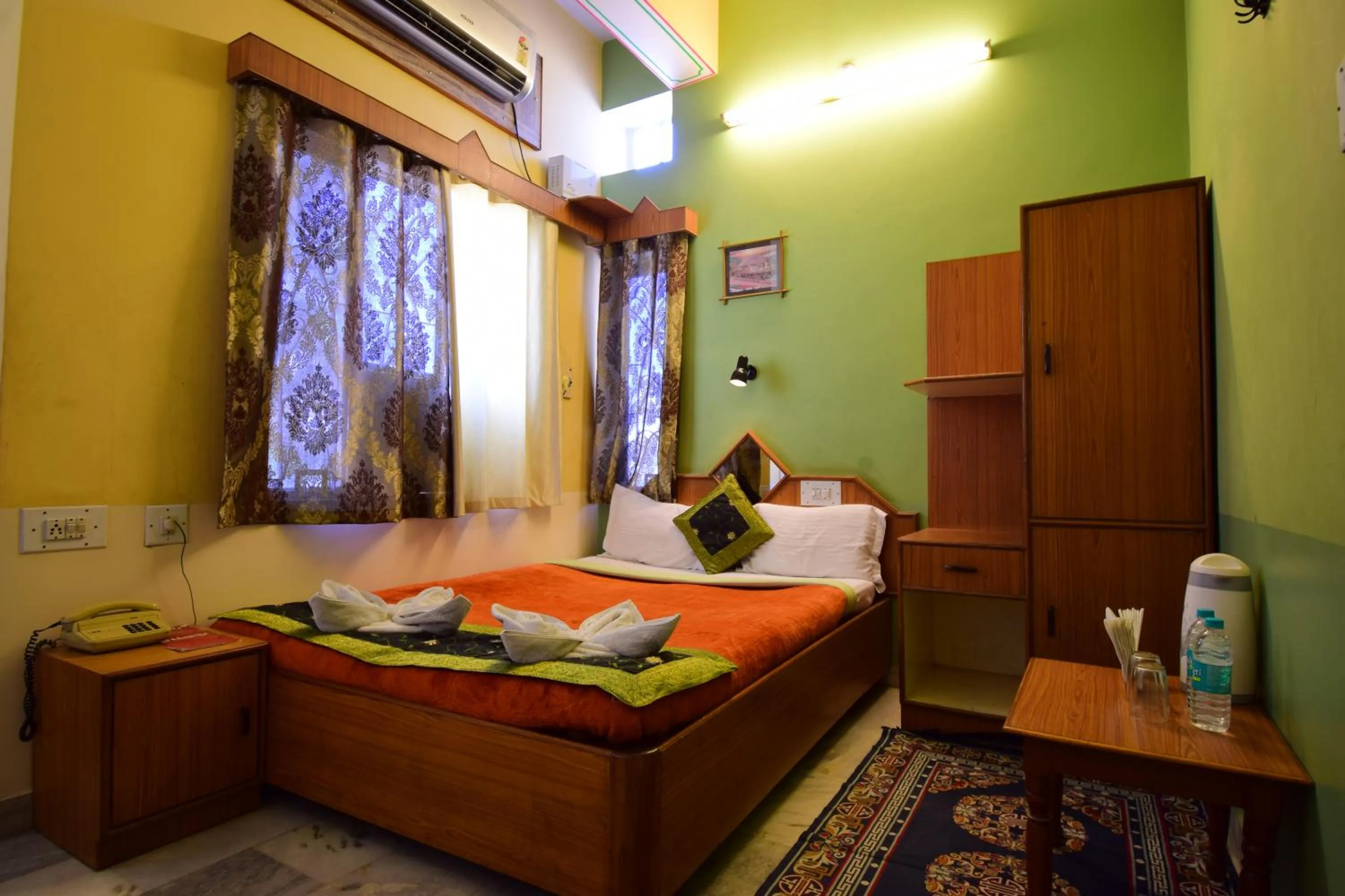 Bed in Hotel Bani Park Palace