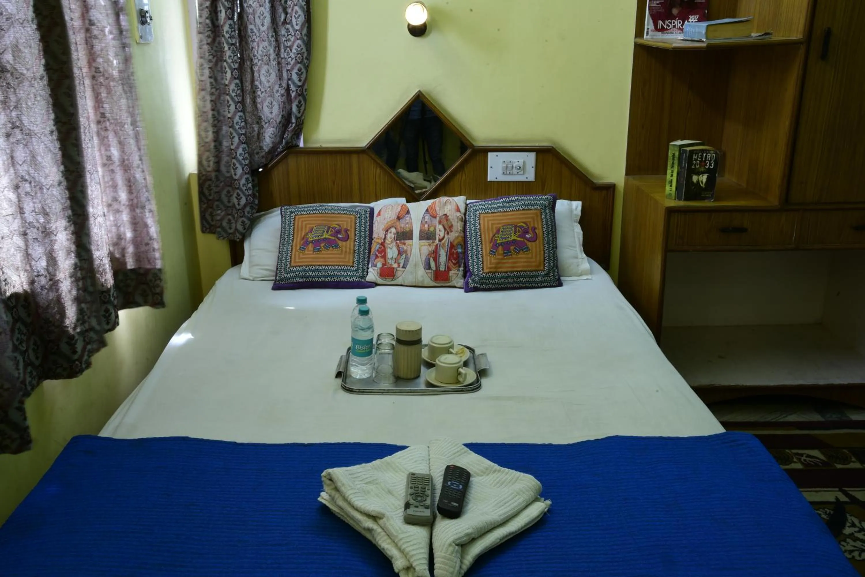 Shower, Bed in Hotel Bani Park Palace