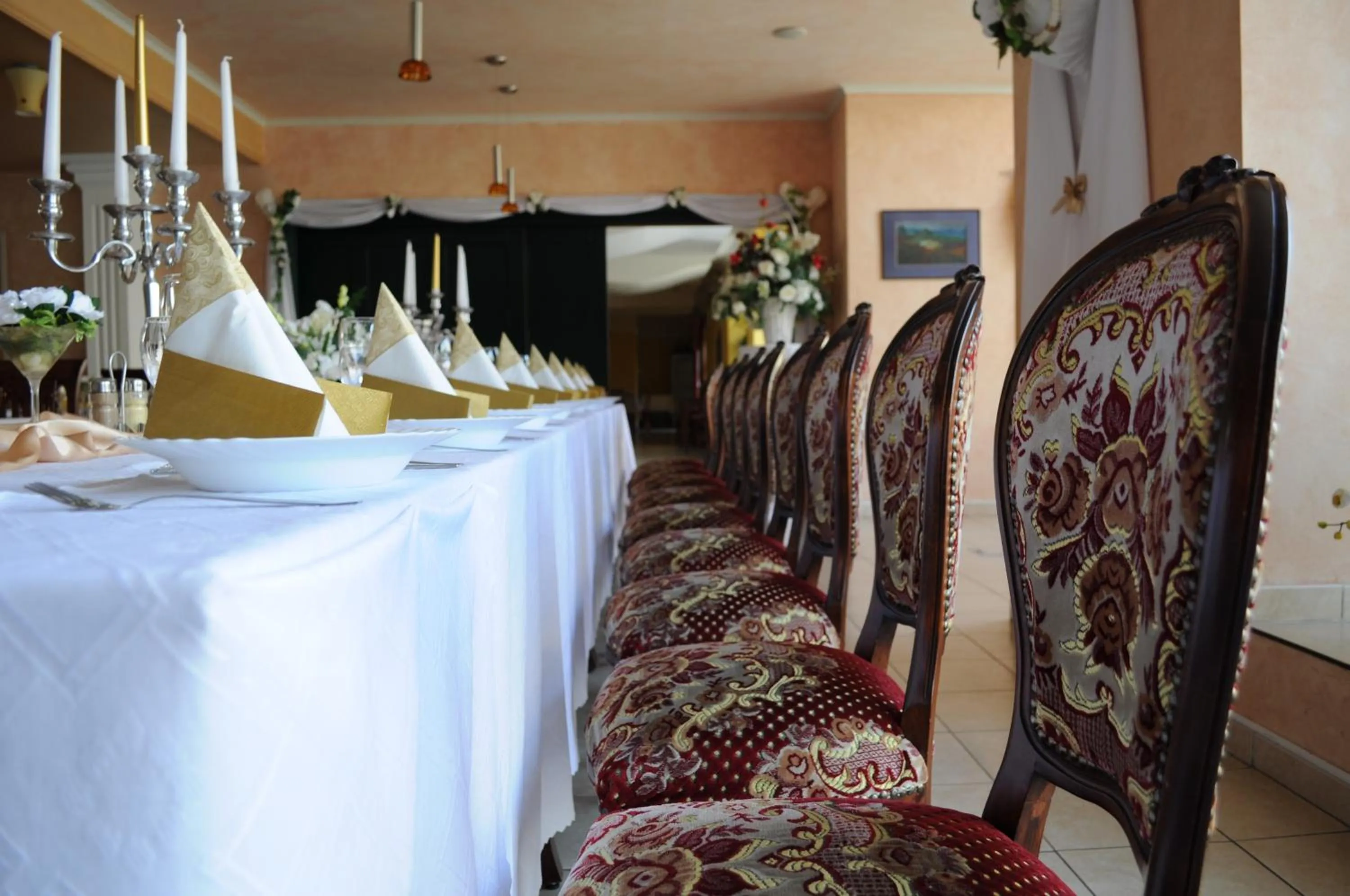 Restaurant/places to eat in Hotel Mladosť