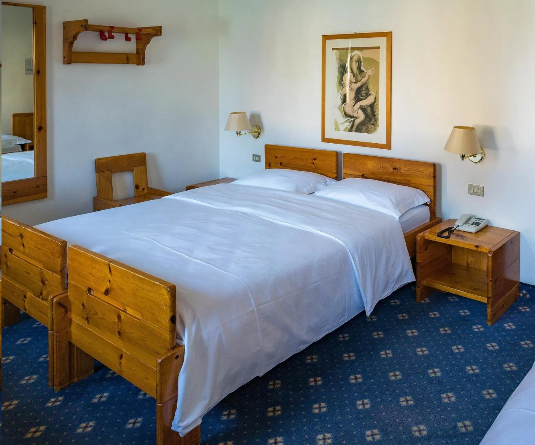 Photo of the whole room, Bed in Sporthotel Europa Sul Lago