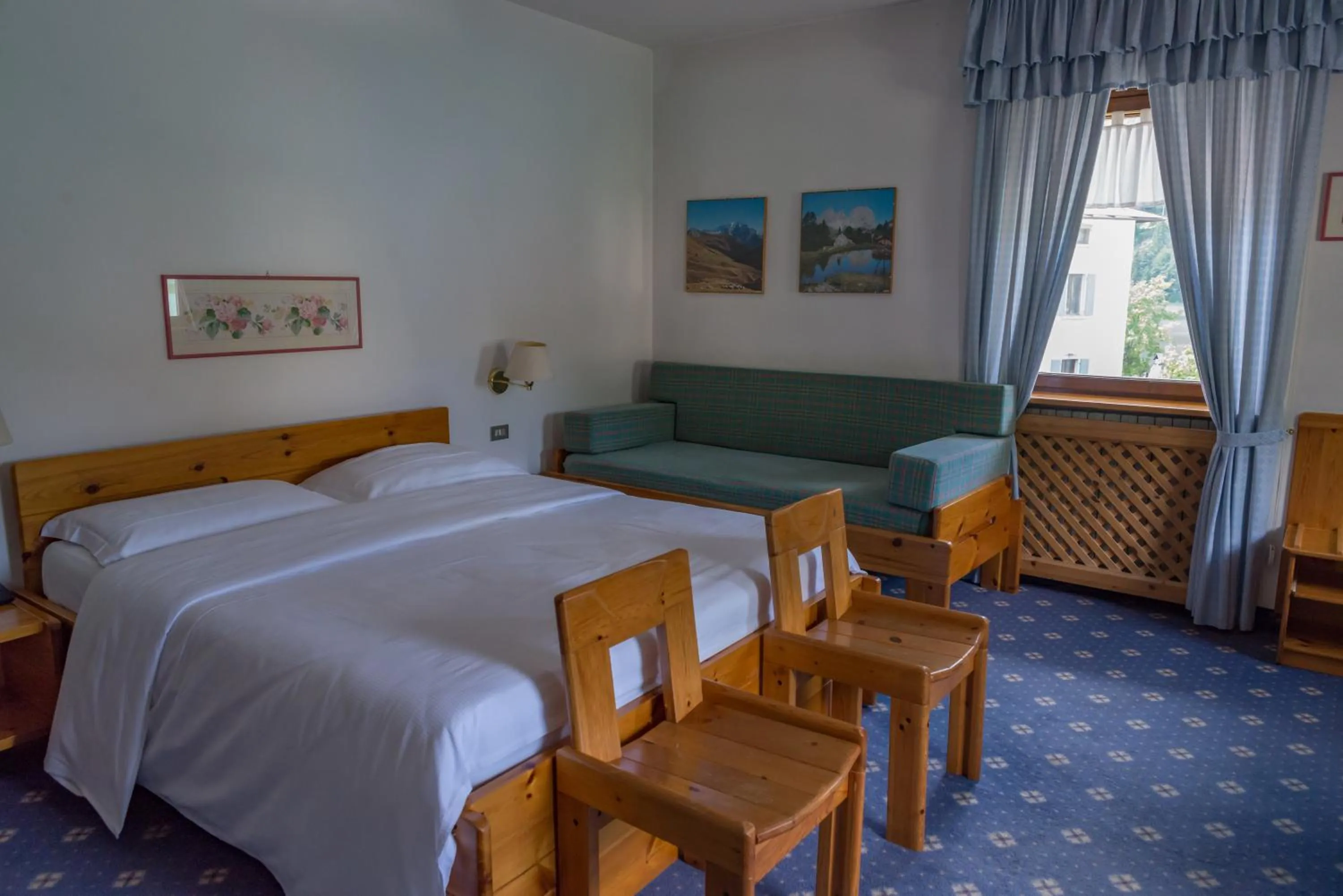 Photo of the whole room, Bed in Sporthotel Europa Sul Lago