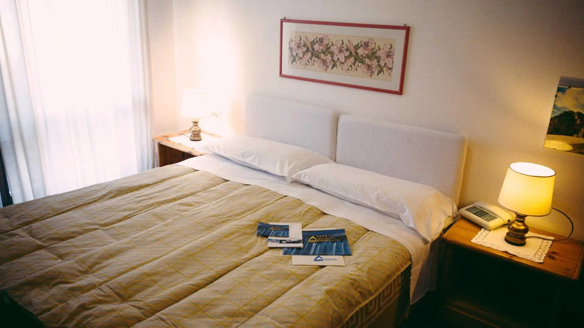 Photo of the whole room, Bed in Sporthotel Europa Sul Lago