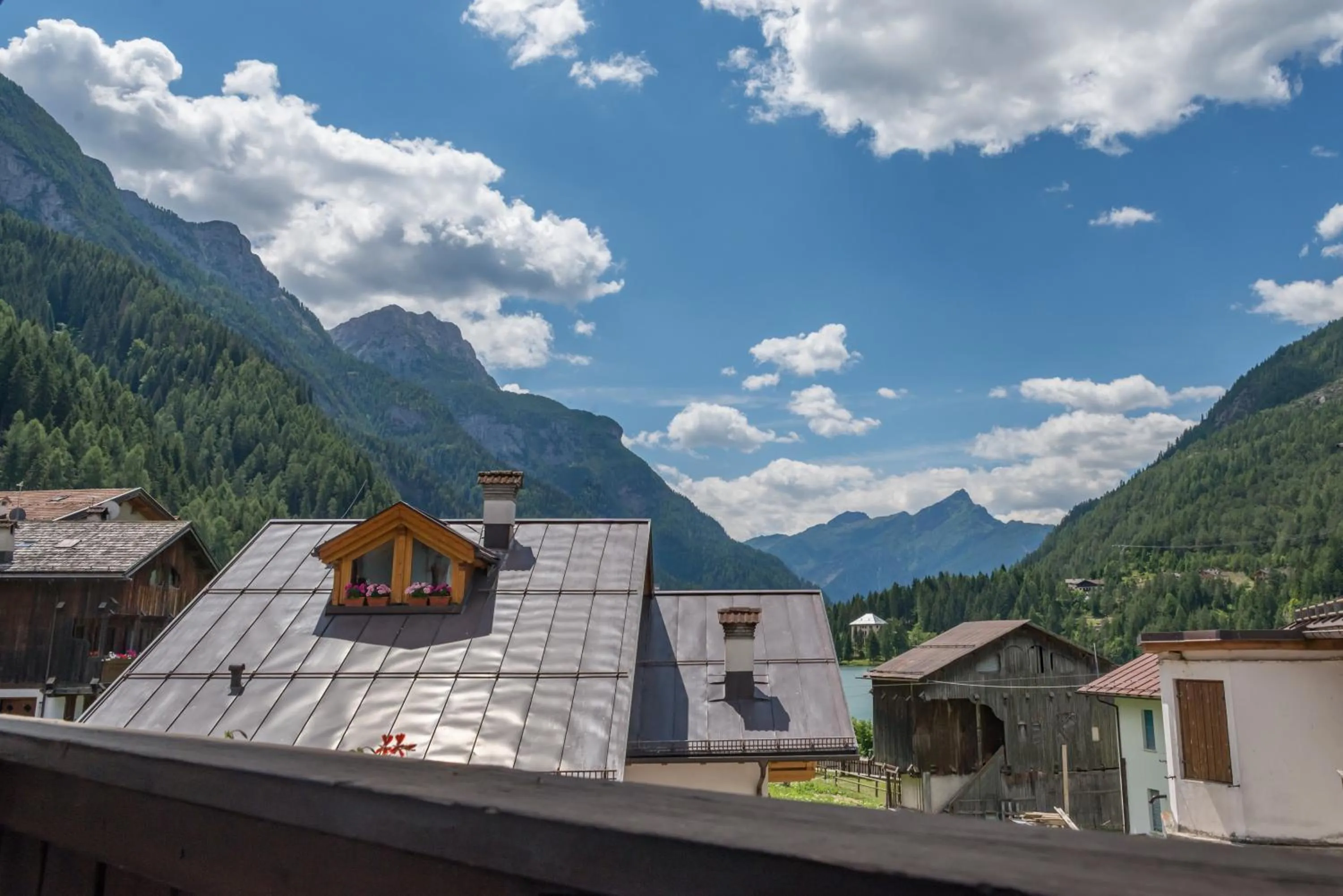 Mountain view in Sporthotel Europa Sul Lago