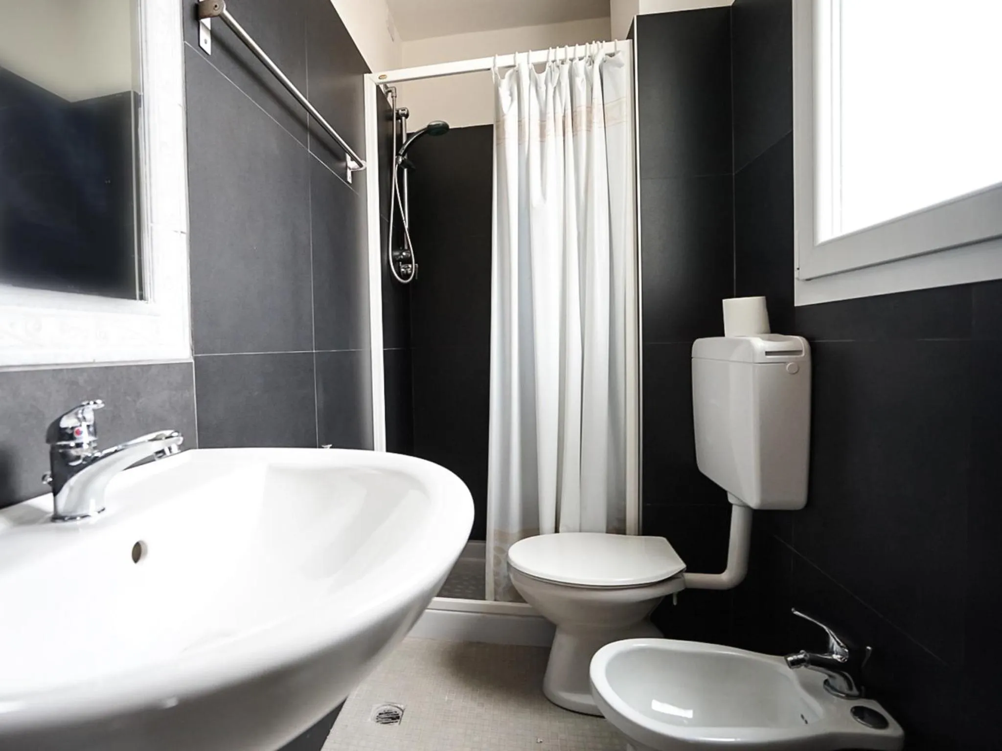 Bathroom in Hotel Elba