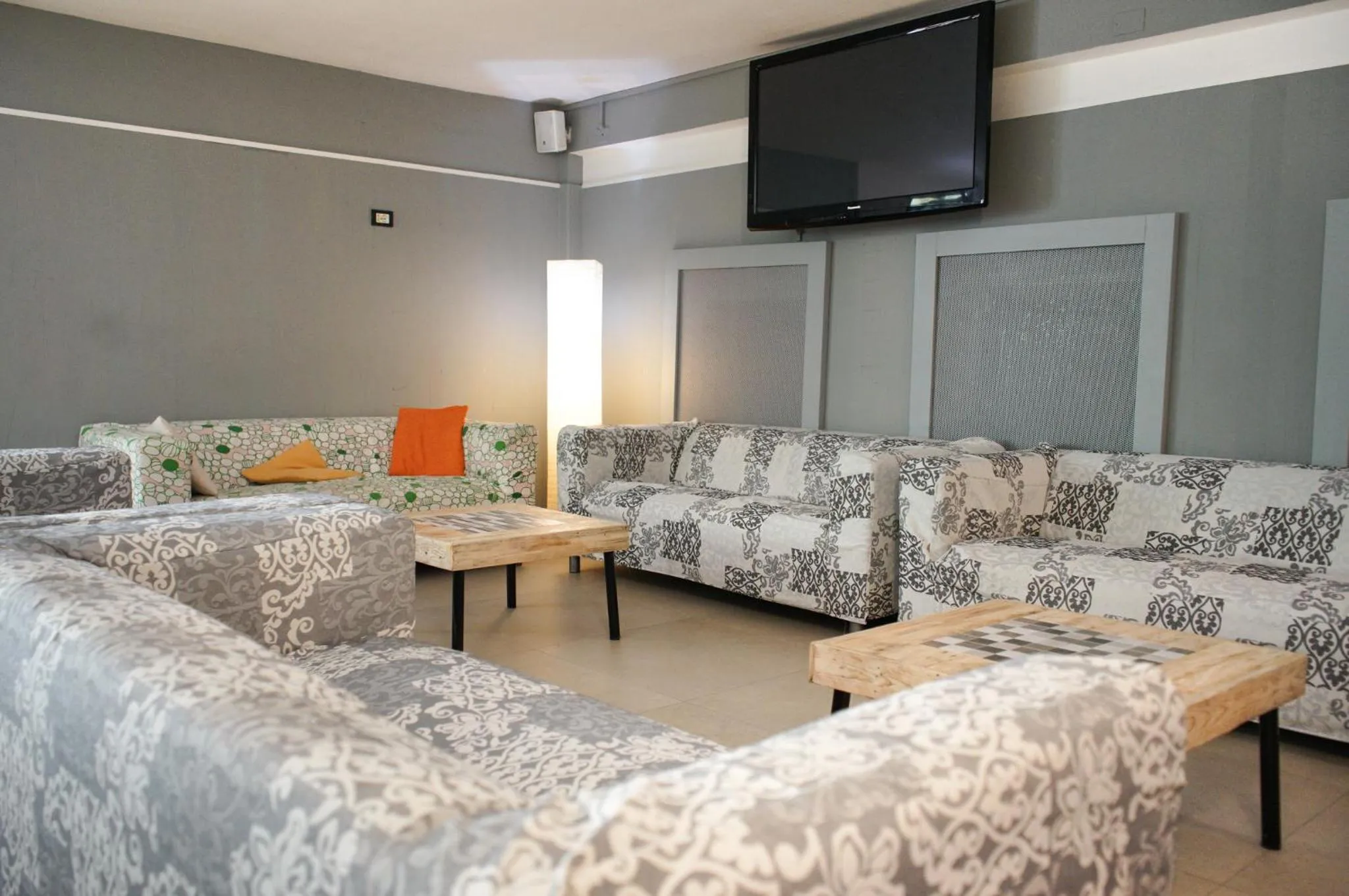 Communal lounge/ TV room in Hotel Elba