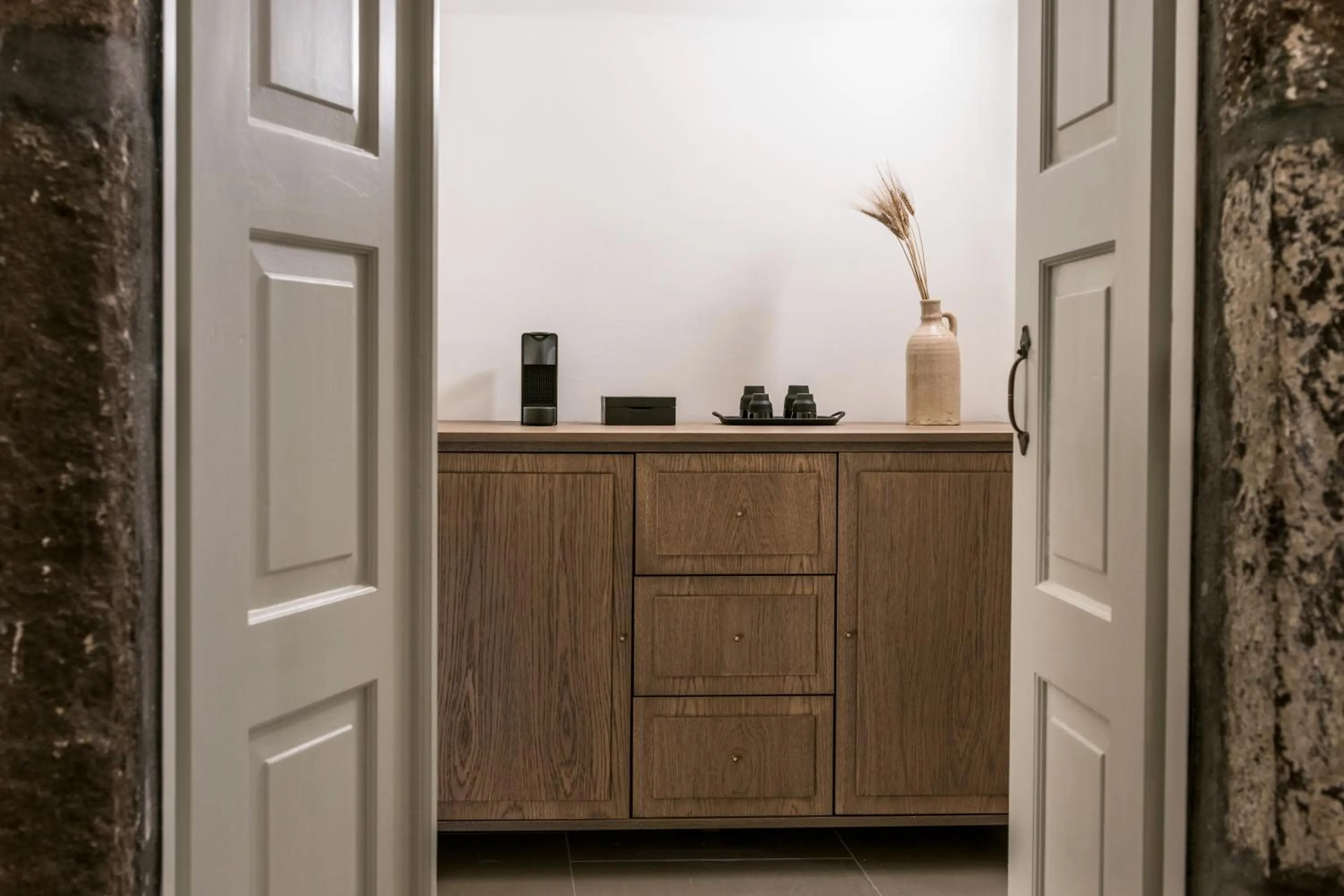 Coffee/tea facilities in Enigma Suites