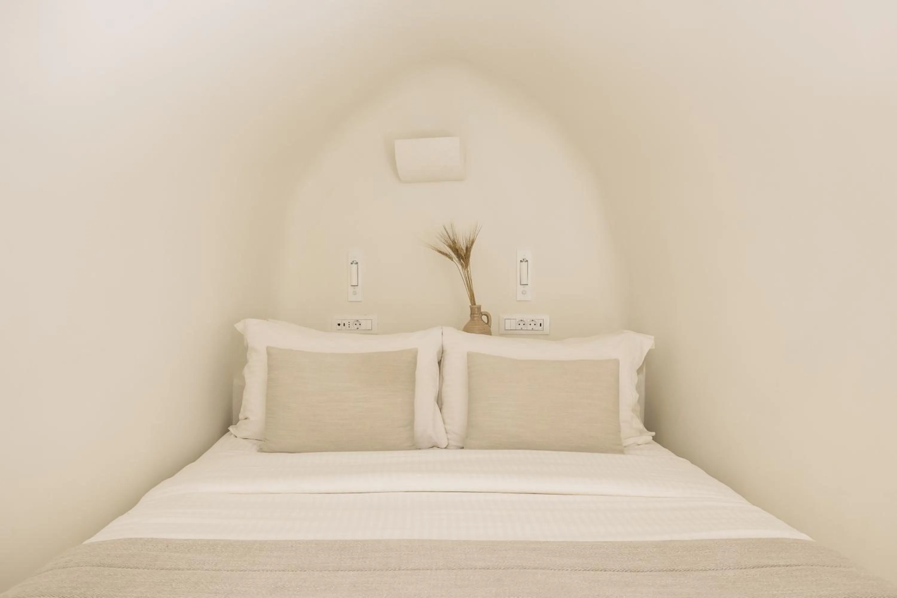 Bedroom, Bed in Enigma Suites