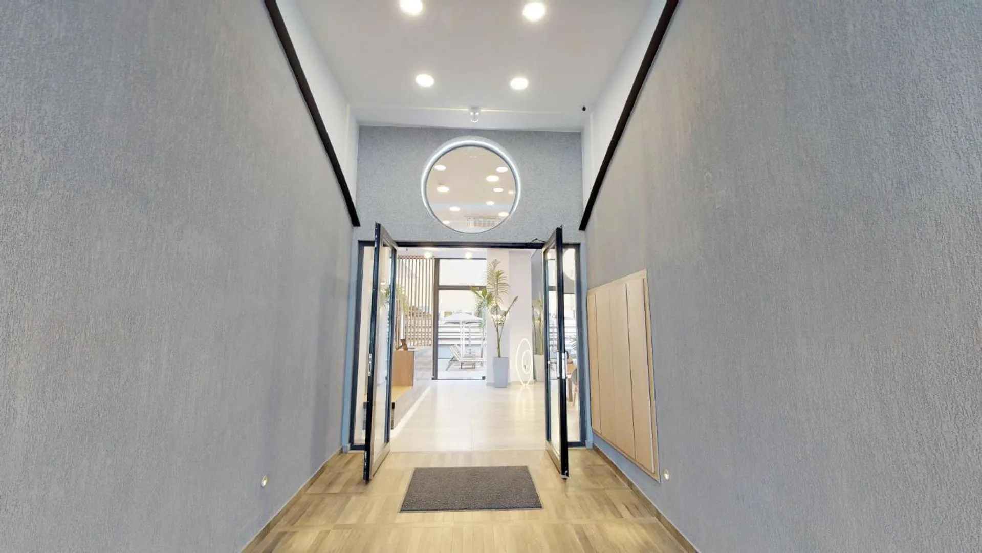 Facade/entrance in Medusa Apartments