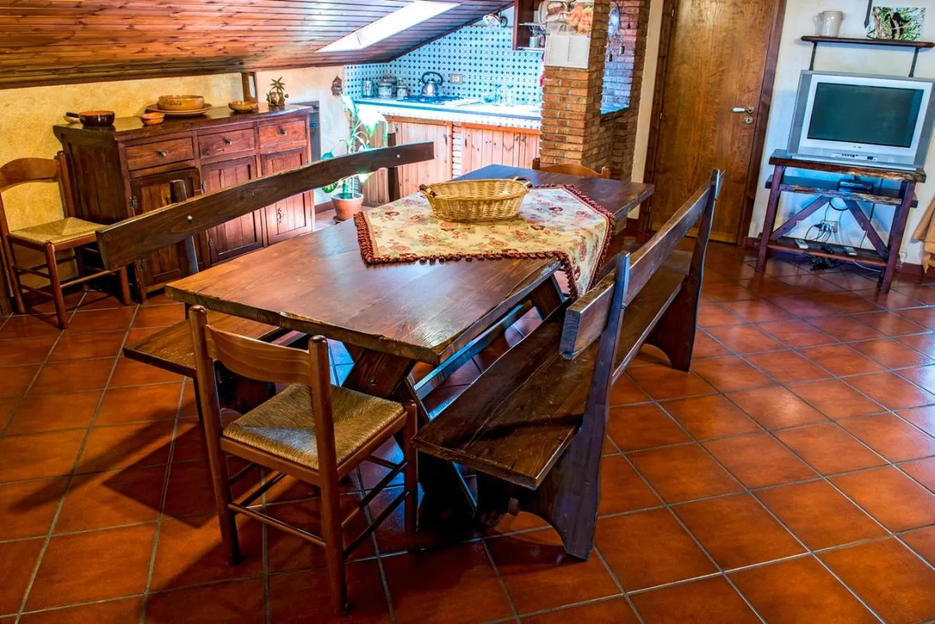 Communal kitchen in B&B Alfio Tomaselli