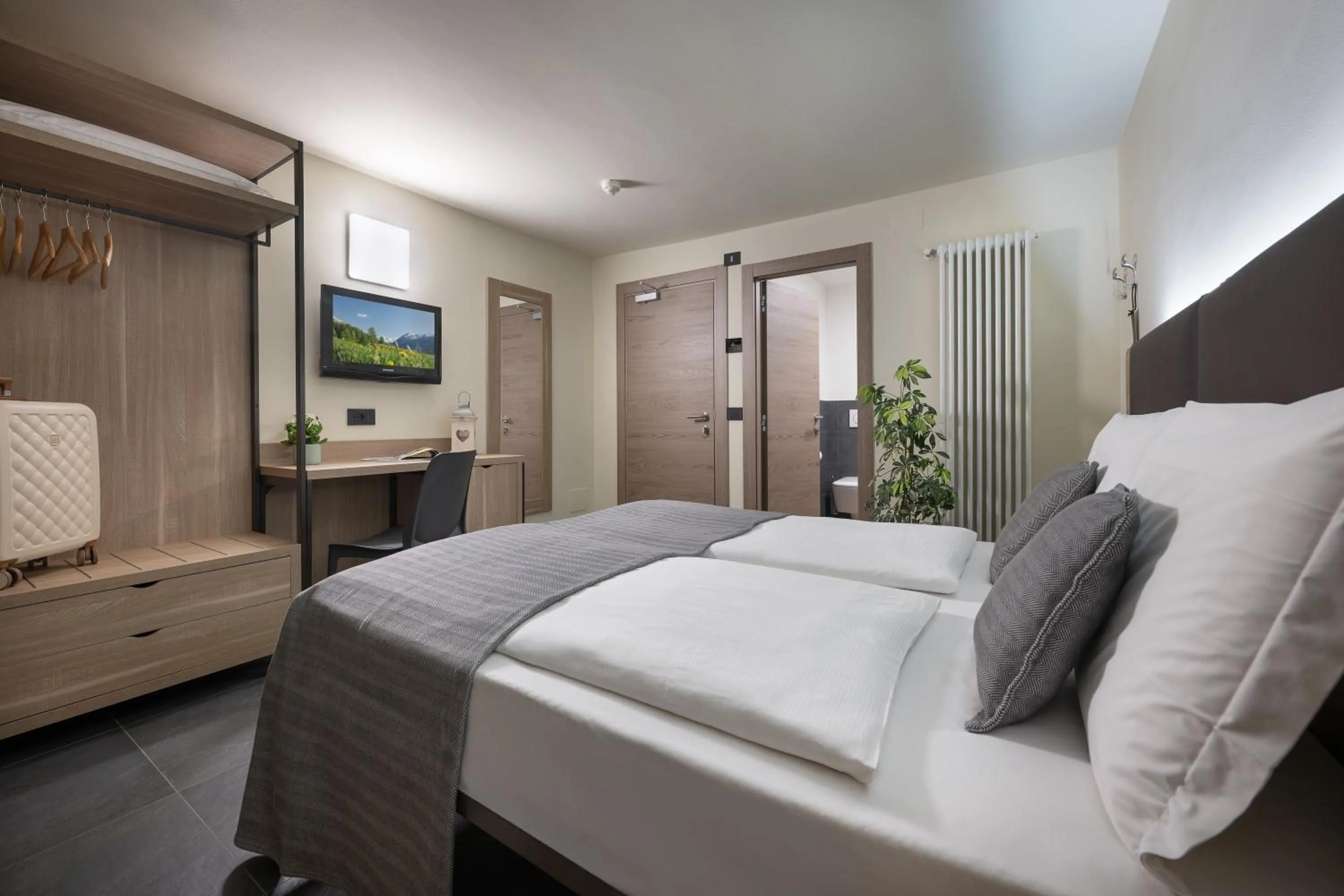 Bedroom, Bed in Hotel Loredana