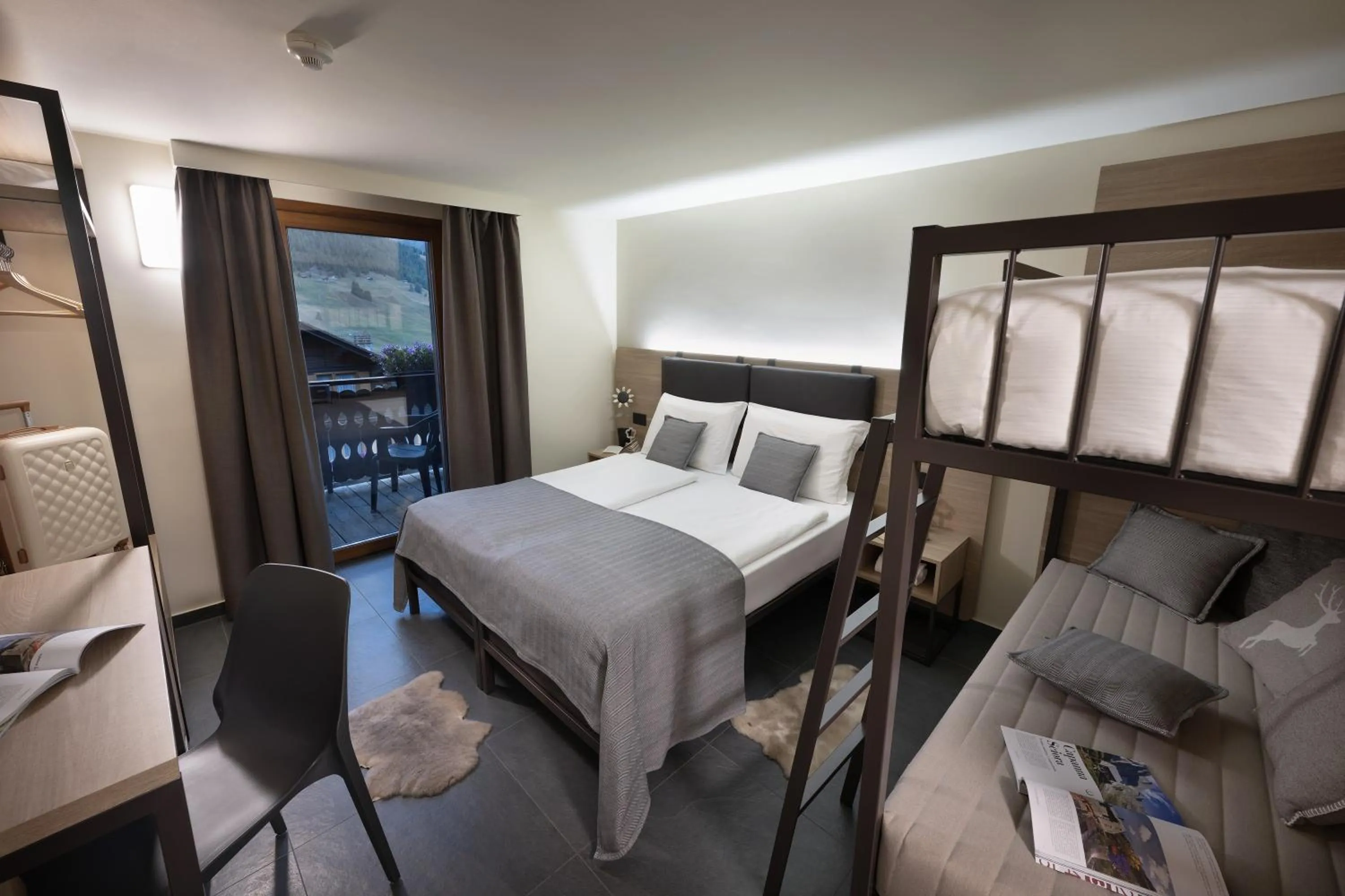 Bedroom, Bed in Hotel Loredana