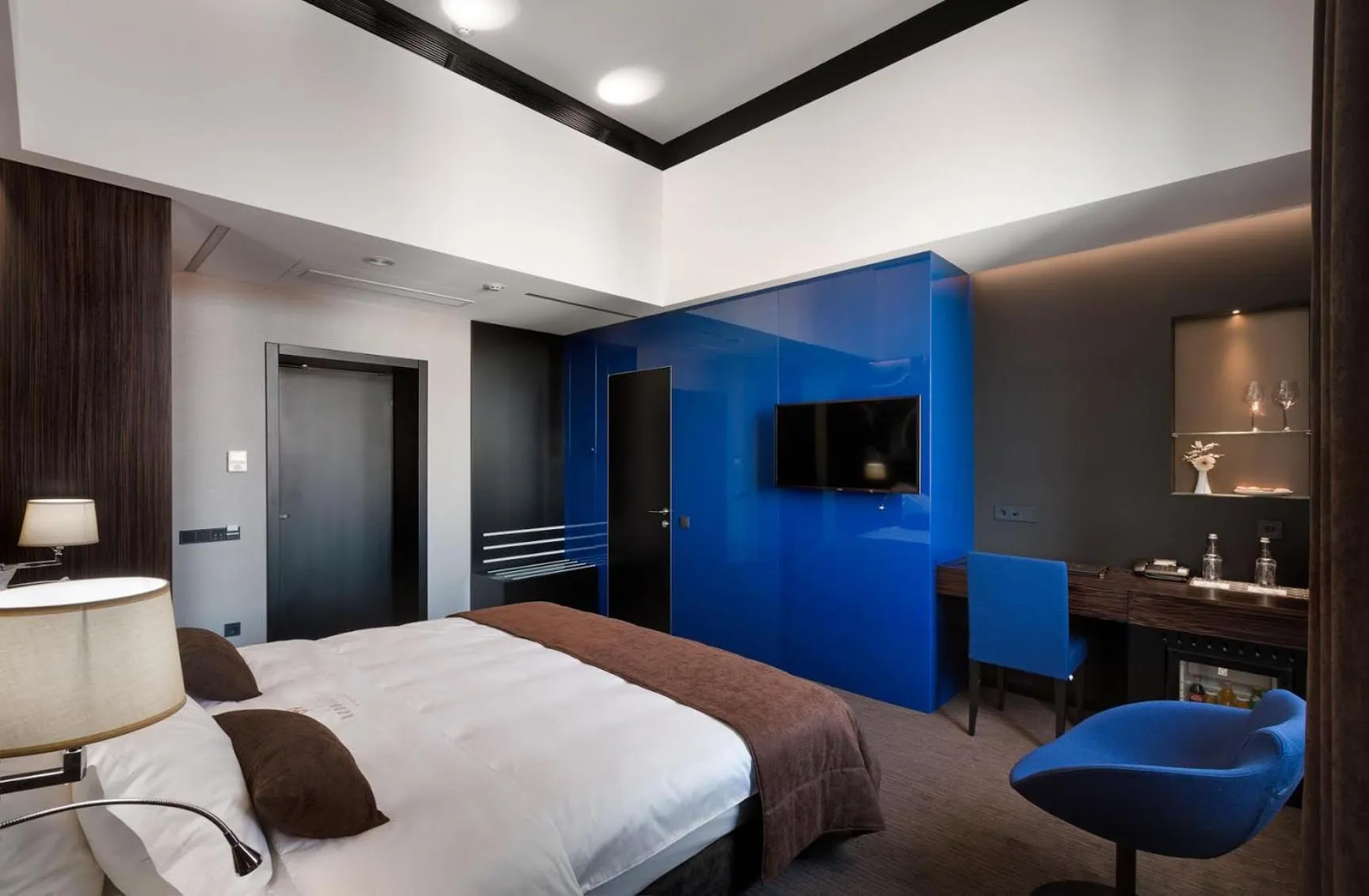 Decorative detail, Bed in BANKHOTEL