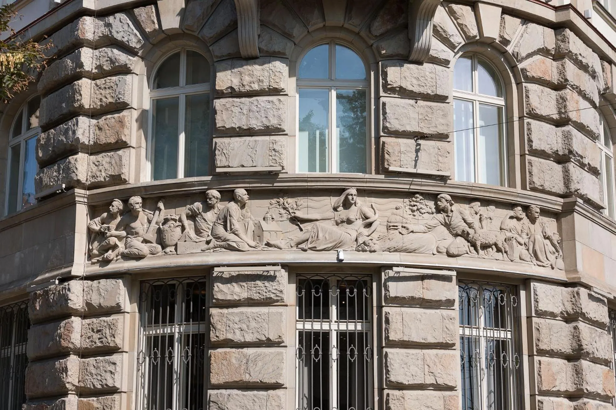 Facade/entrance in BANKHOTEL