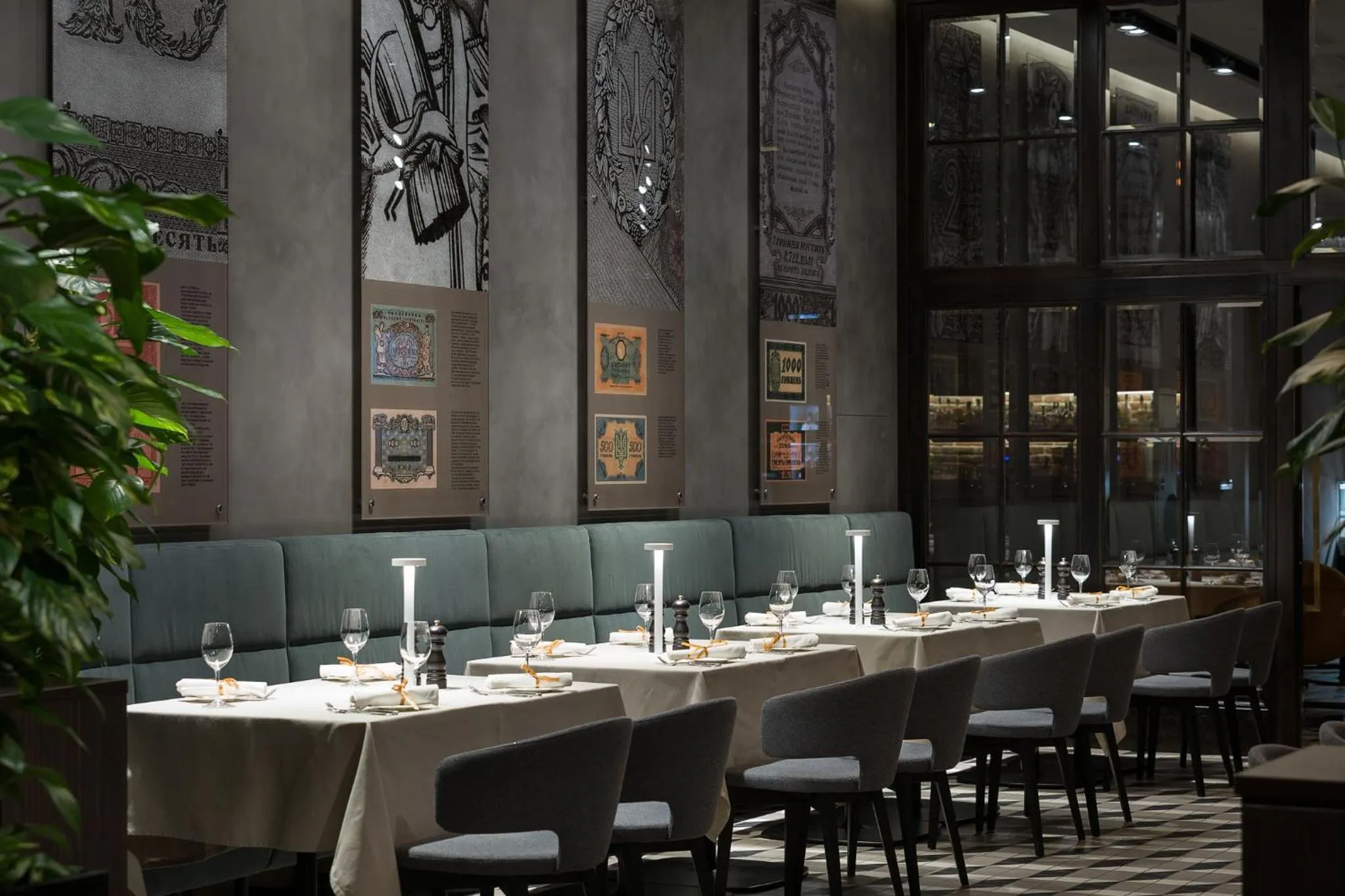 Restaurant/places to eat in BANKHOTEL