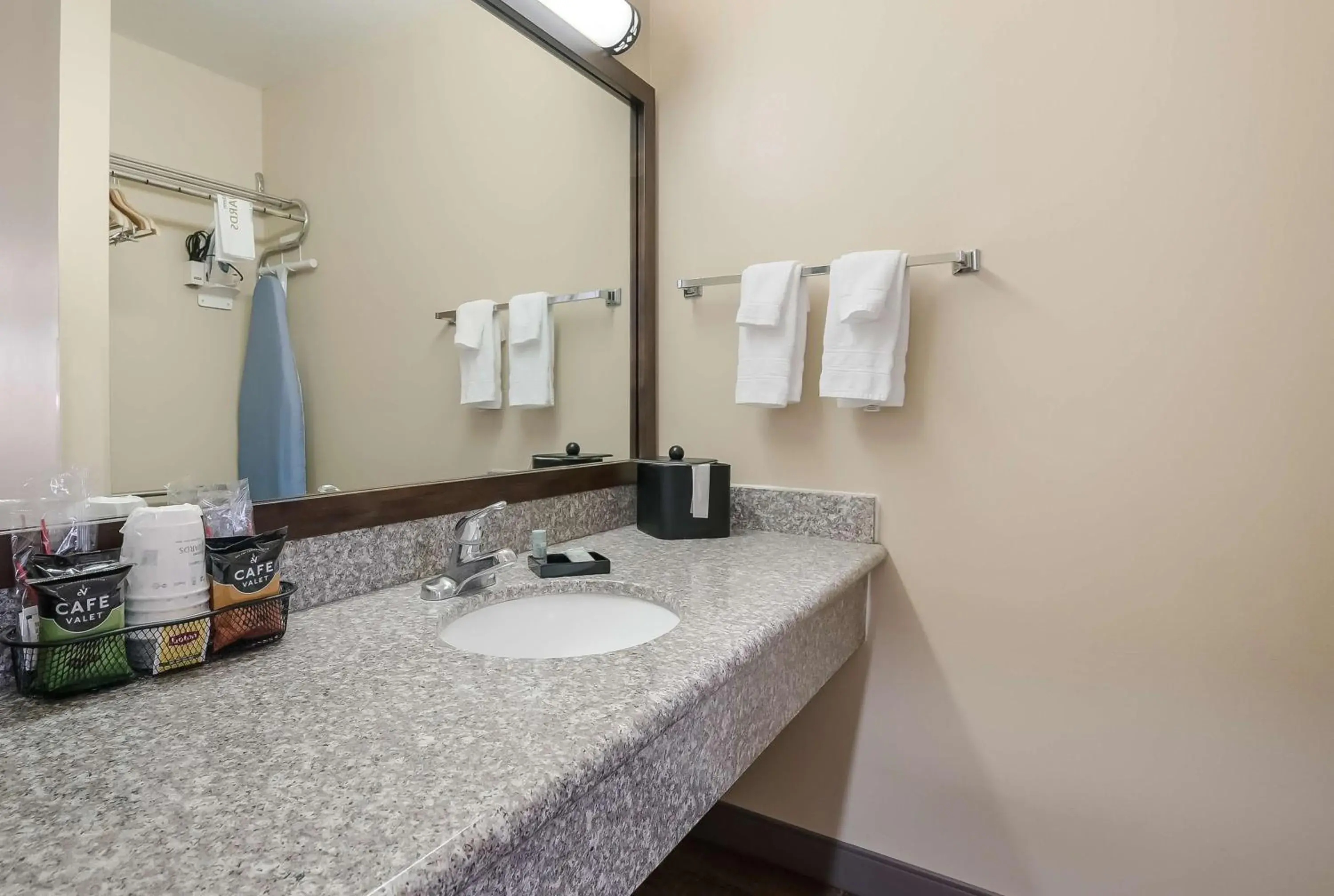 Deluxe King Room - Non-Smoking in SureStay Hotel by Best Western Fernley Deluxe King Room - Non-Smoking in SureStay Hotel by Best Western Fernley