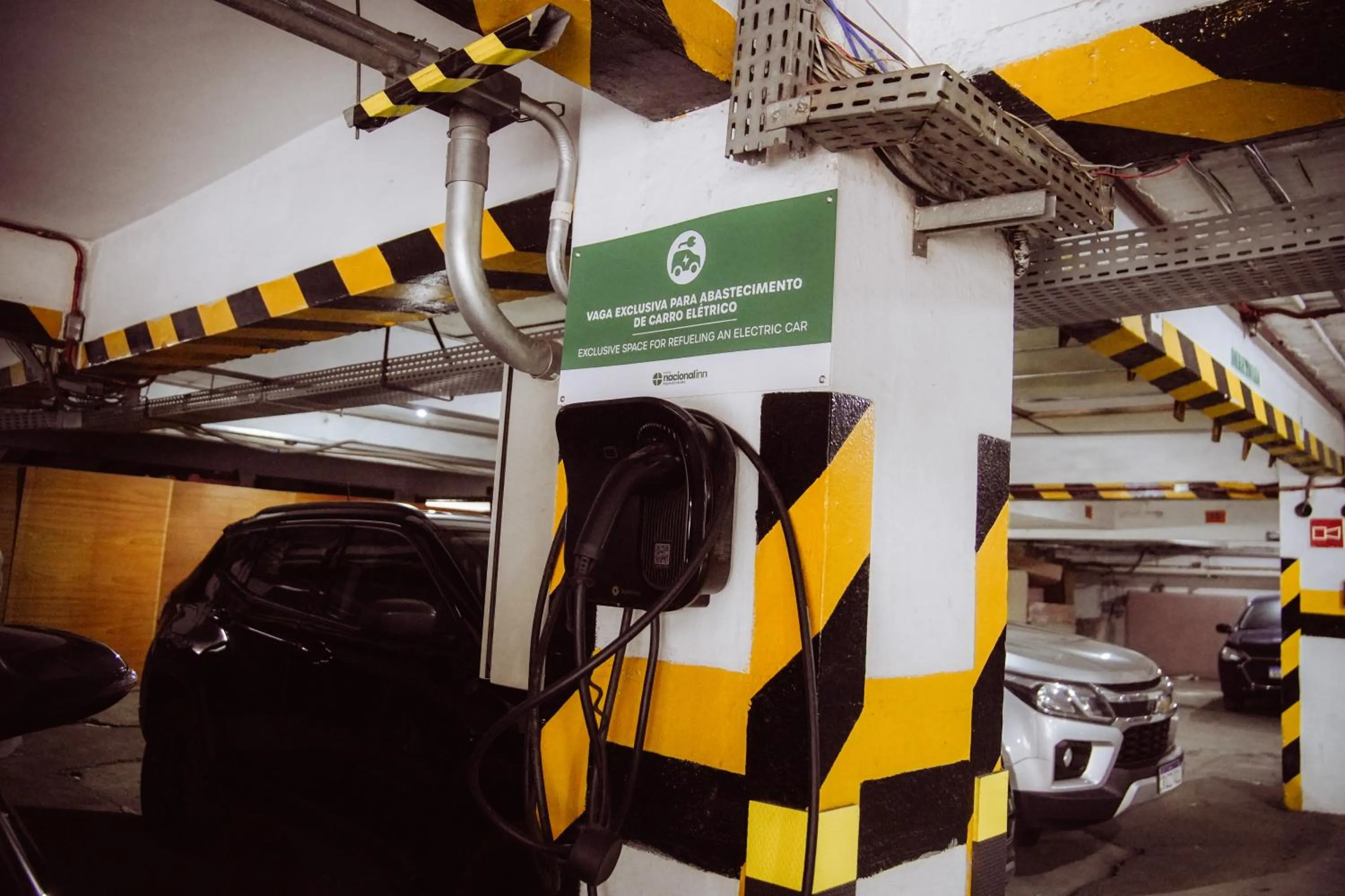 Parking in Hotel Nacional Inn Poços de Caldas - Lazer completo e Gastronomia no Centro