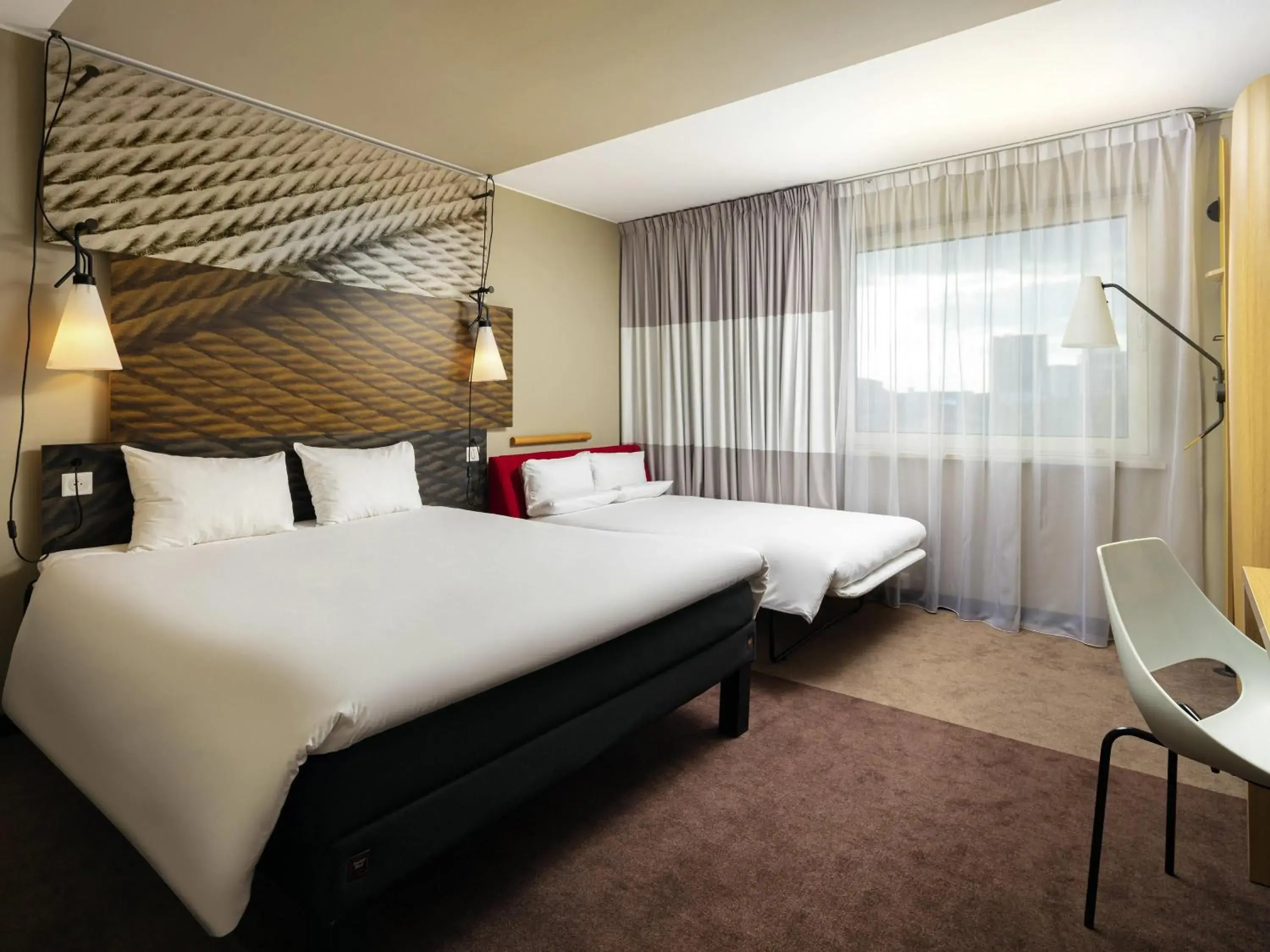 Standard Double Room with Sofa in Ibis Poznan Centrum Standard Double Room with Sofa in Ibis Poznan Centrum