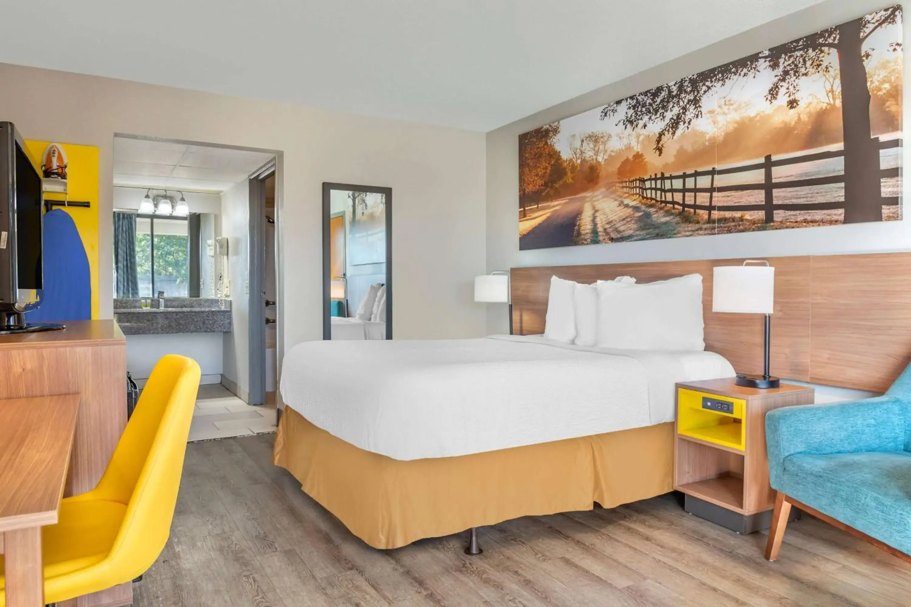 Queen Room - Disability Access/Non-Smoking in Days Inn & Suites by Wyndham Rocky Mount Golden East Queen Room - Disability Access/Non-Smoking in Days Inn & Suites by Wyndham Rocky Mount Golden East