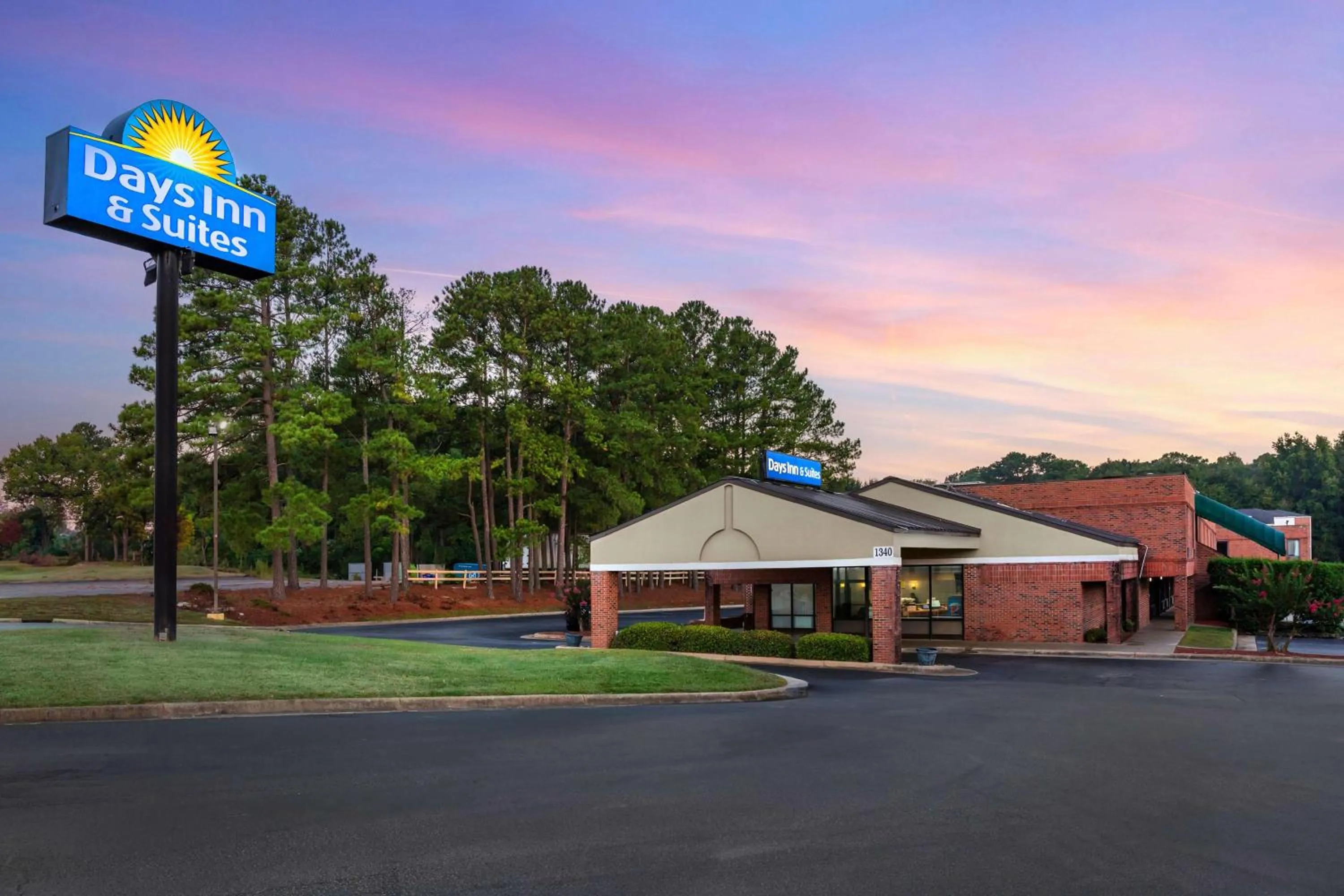 Property building in Days Inn & Suites by Wyndham Rocky Mount Golden East