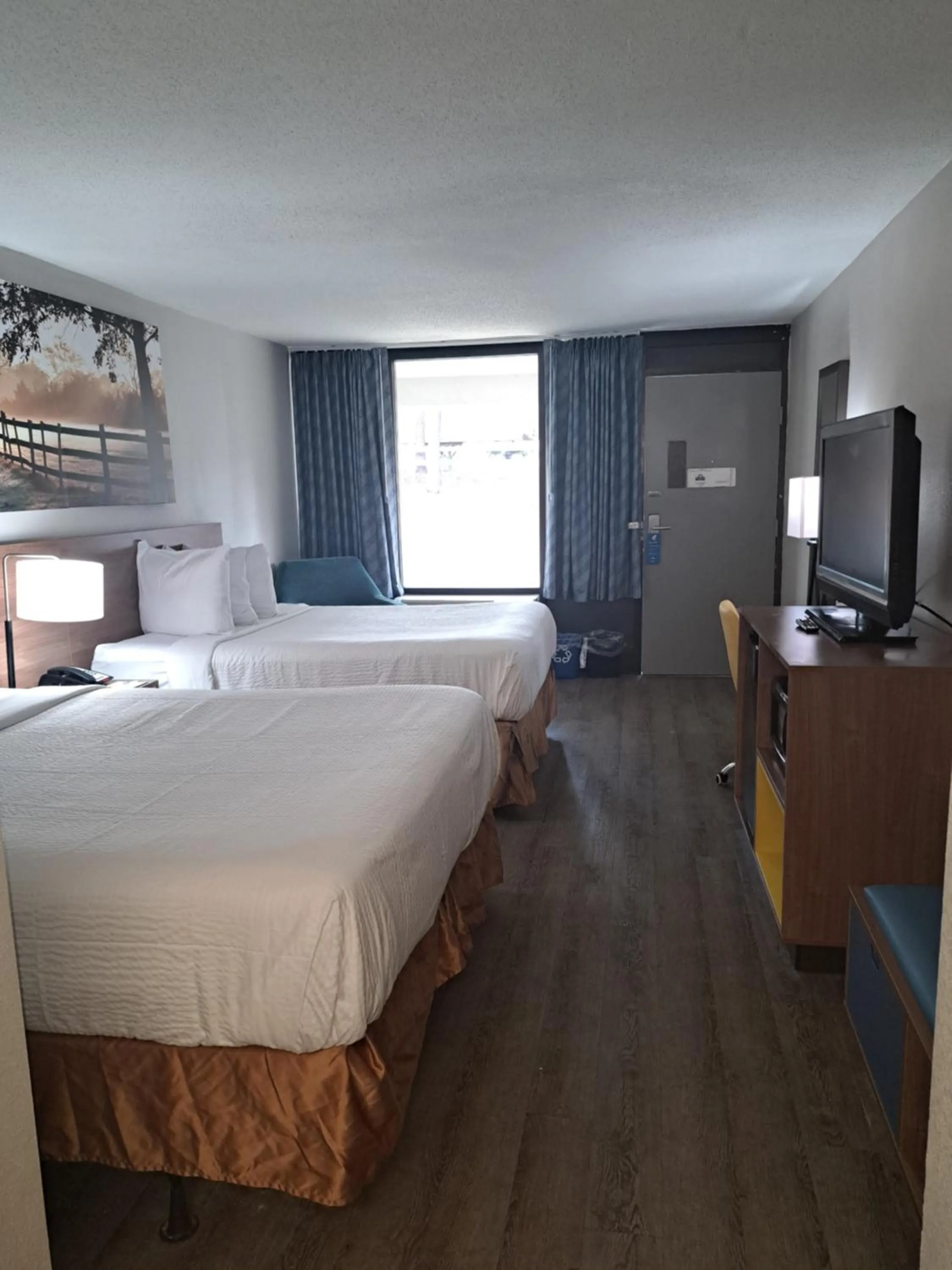 Photo of the whole room, Bed in Days Inn & Suites by Wyndham Rocky Mount Golden East