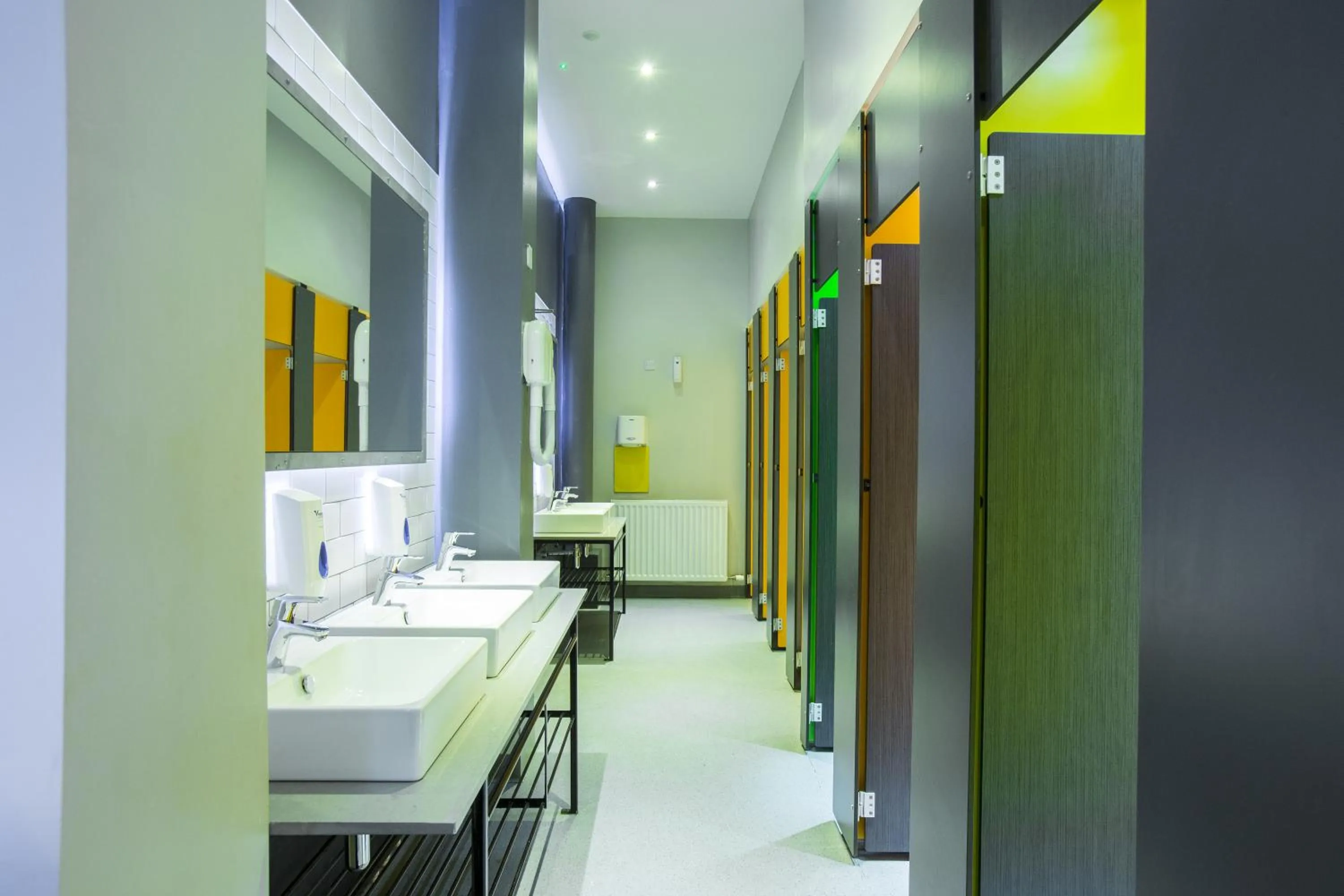 Bathroom in Kick Ass Greyfriars (18+)