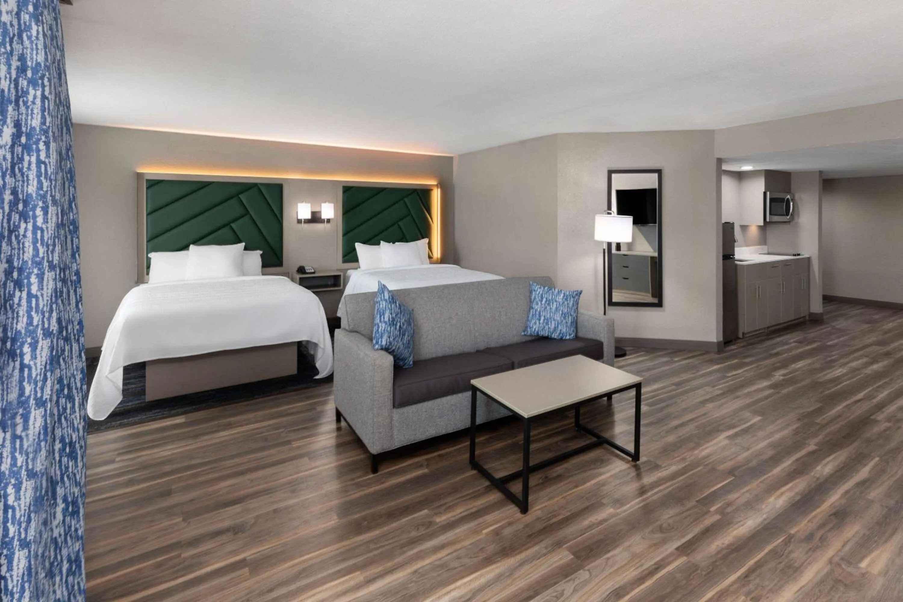 Photo of the whole room, Bed in Wingate by Wyndham Sulphur Near Lake Charles