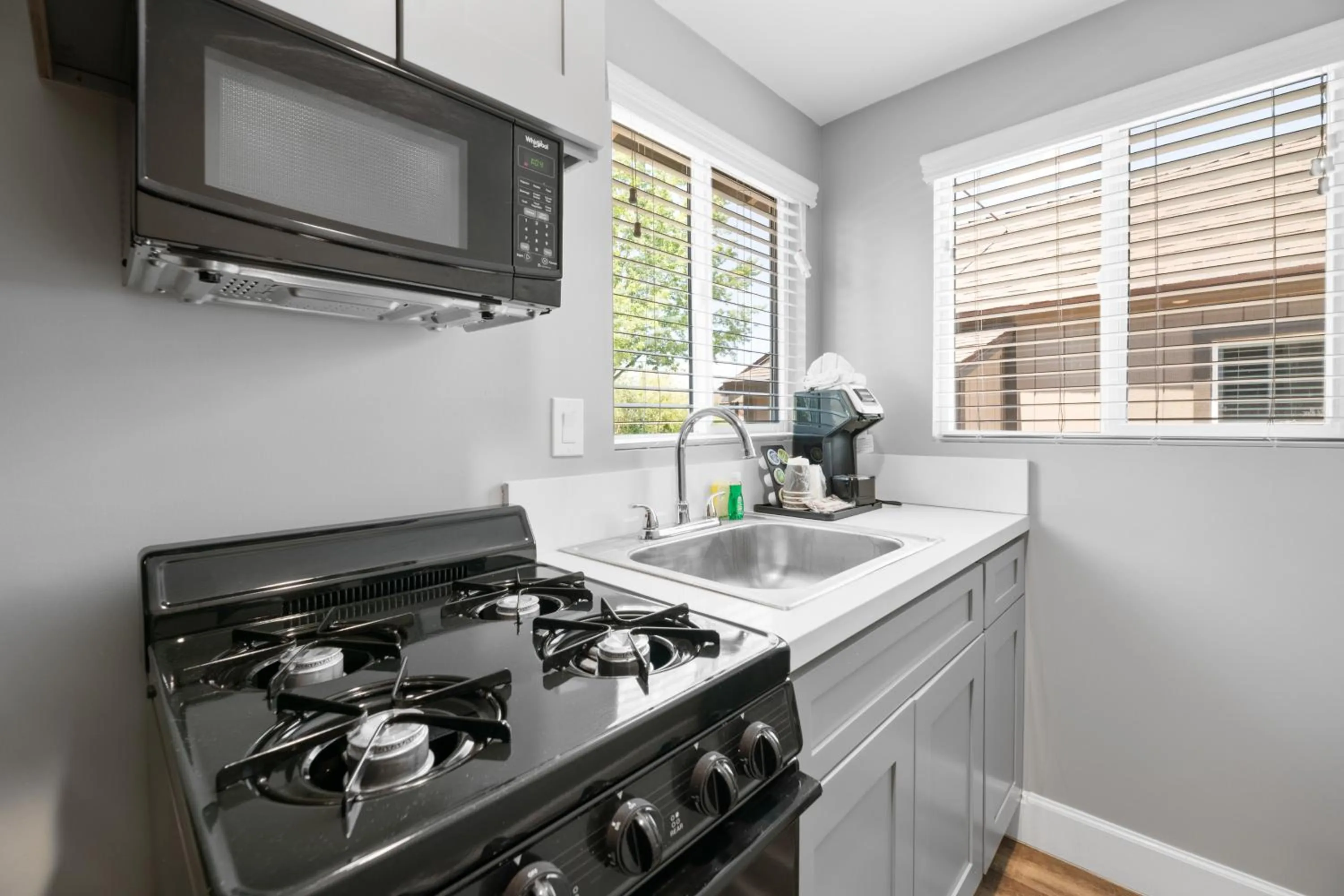 microwave in Big Bear Frontier