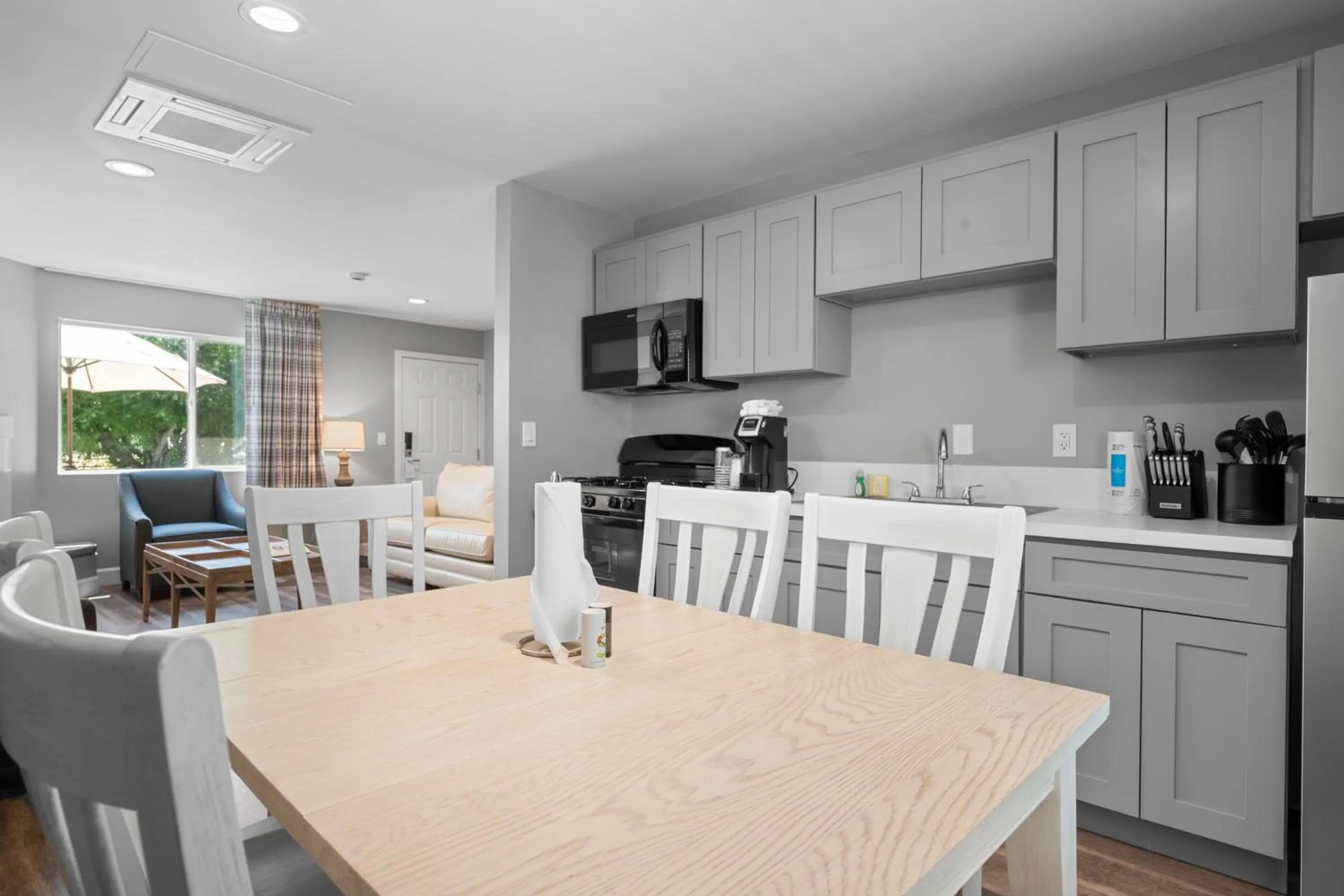 Photo of the whole room in Big Bear Frontier