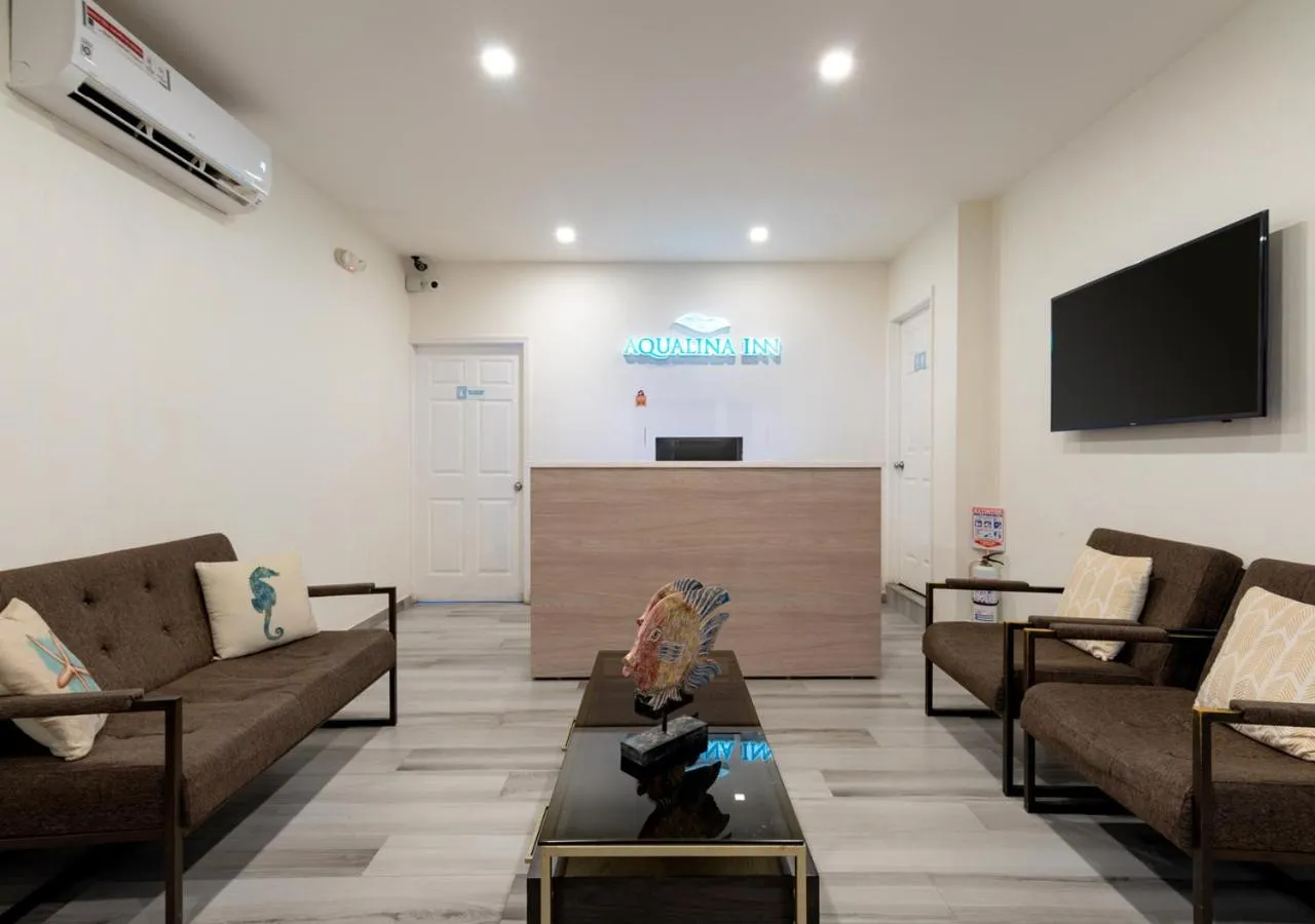 Seating area in Aqualina Inn