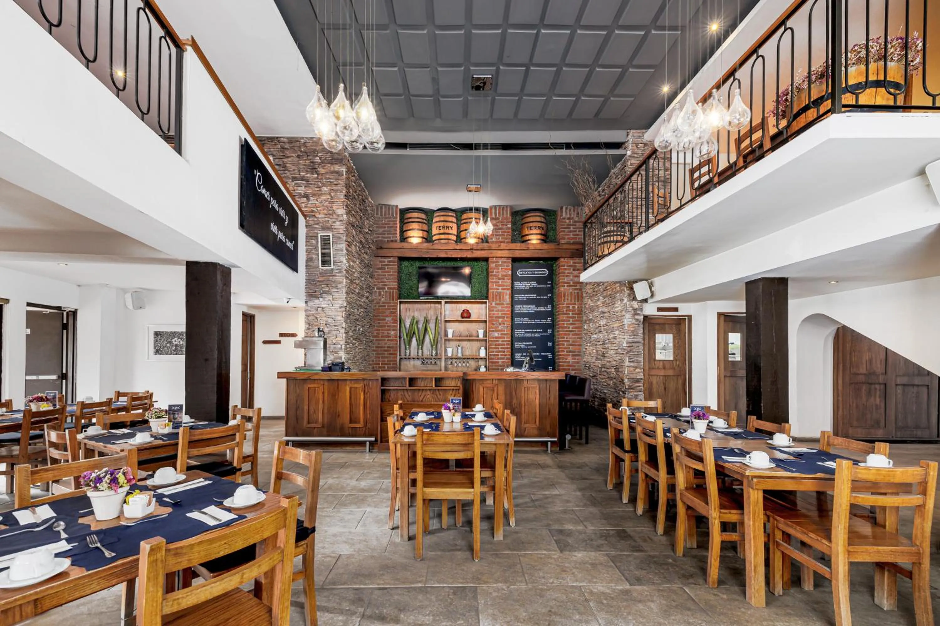 Restaurant/places to eat in Hotel Suites México Plaza León Campestre