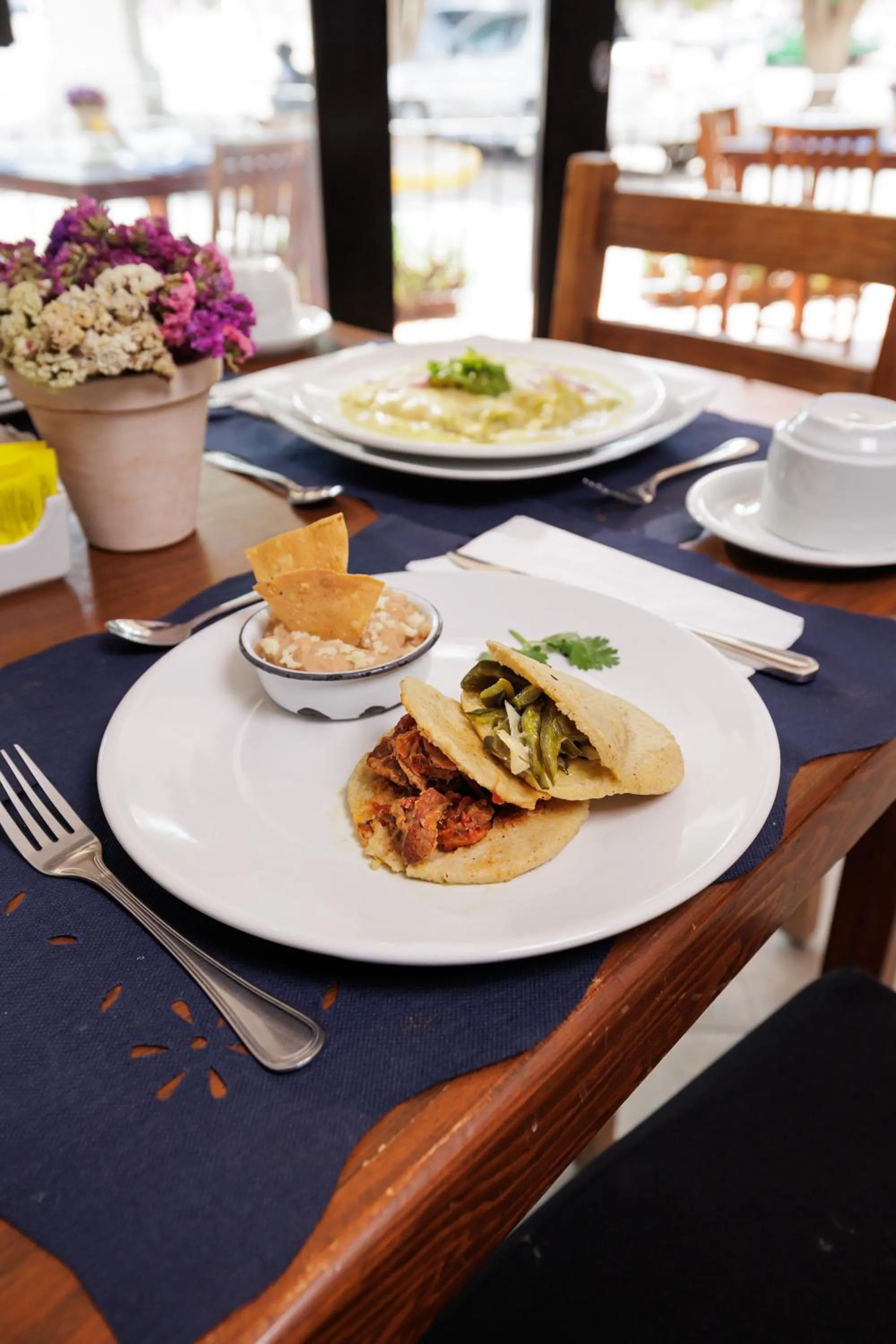 Restaurant/places to eat in Hotel Suites México Plaza León Campestre