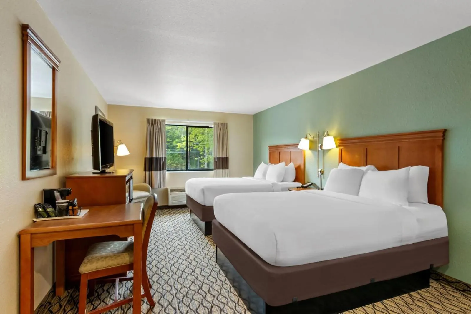 Bed in Beachfront Hotel Houghton Lake