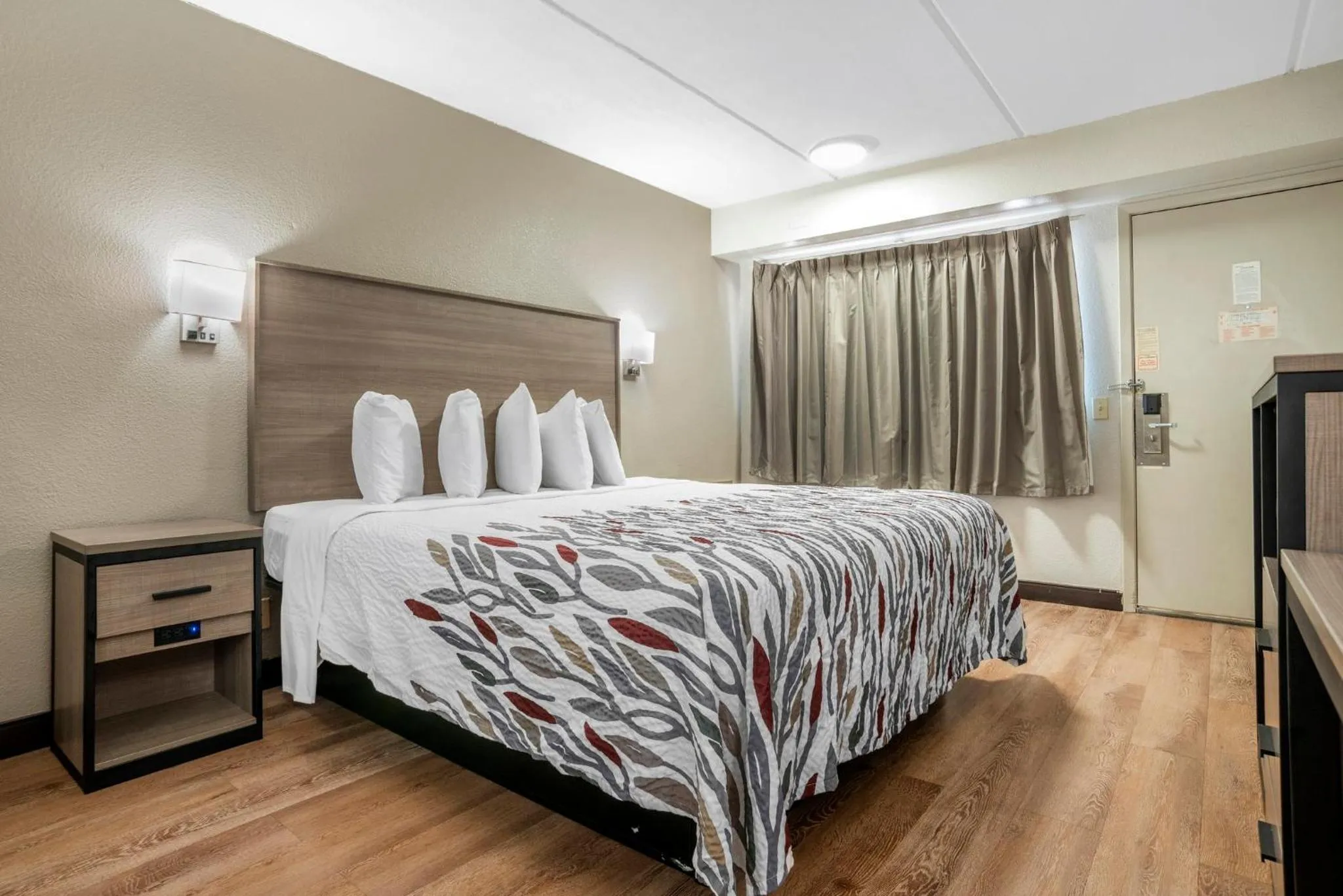 Bedroom, Bed in Red Roof Inn West Monroe