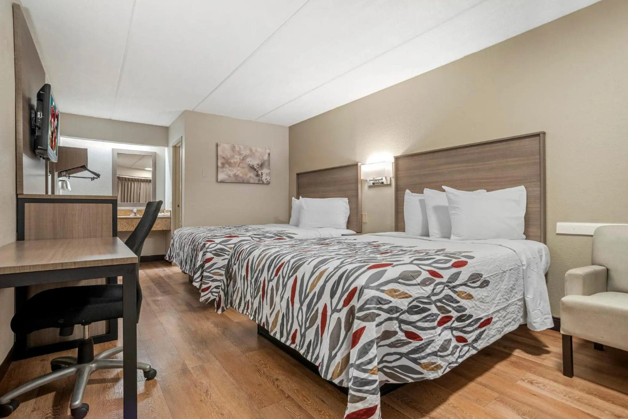 Photo of the whole room, Bed in Red Roof Inn West Monroe