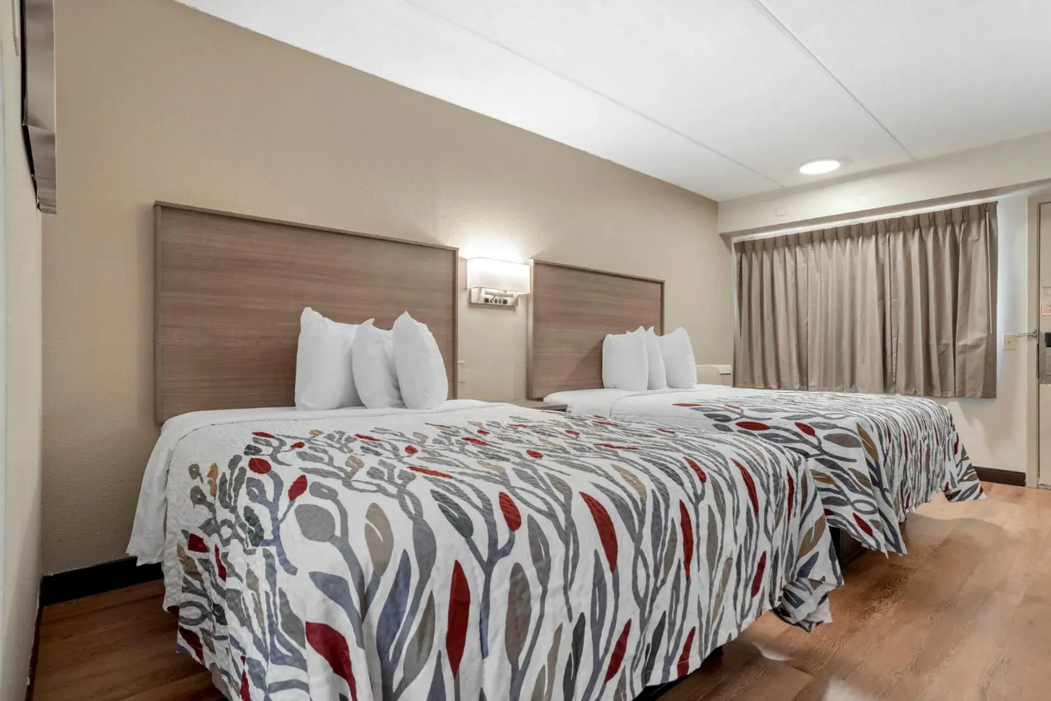 Standard Room with Two Double Beds Smoke Free in Red Roof Inn West Monroe Standard Room with Two Double Beds Smoke Free in Red Roof Inn West Monroe