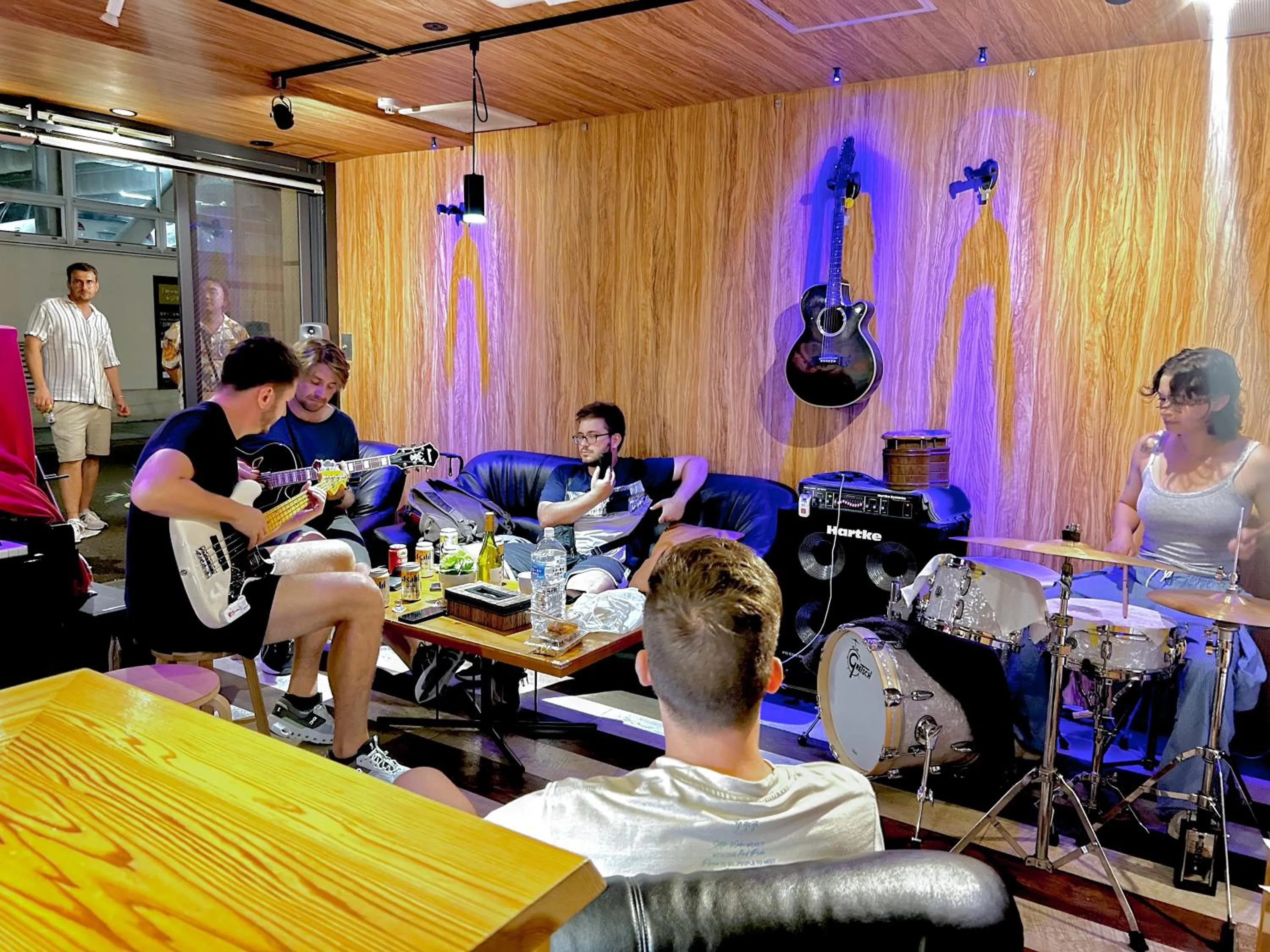 Communal lounge/ TV room in Feel Osaka Yu