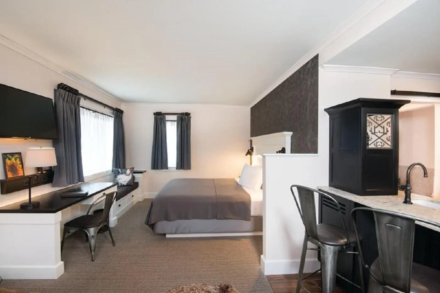 Bed in Village Hotel on Biltmore Estate