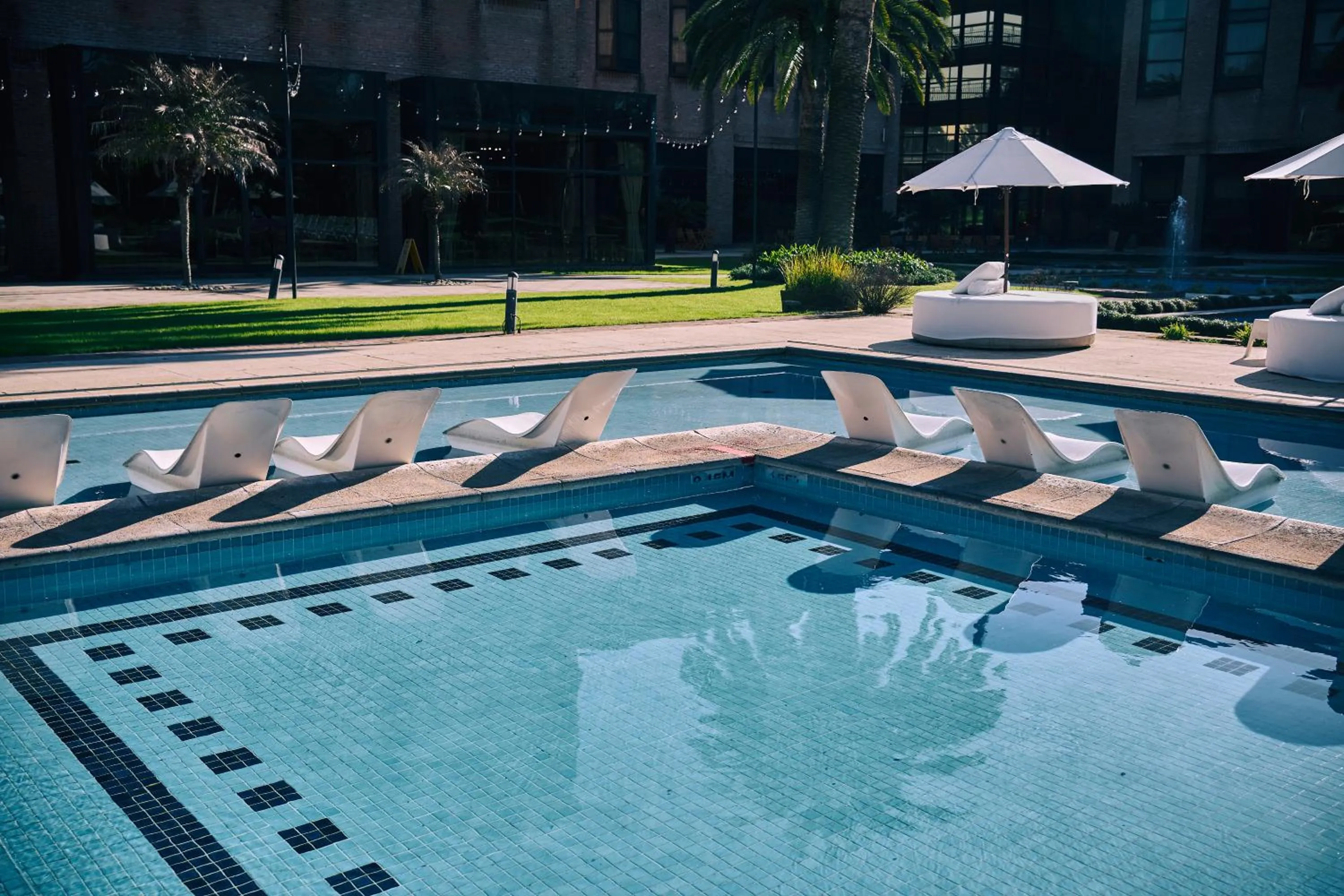 Swimming pool in Sheraton Pilar Hotel & Convention Center