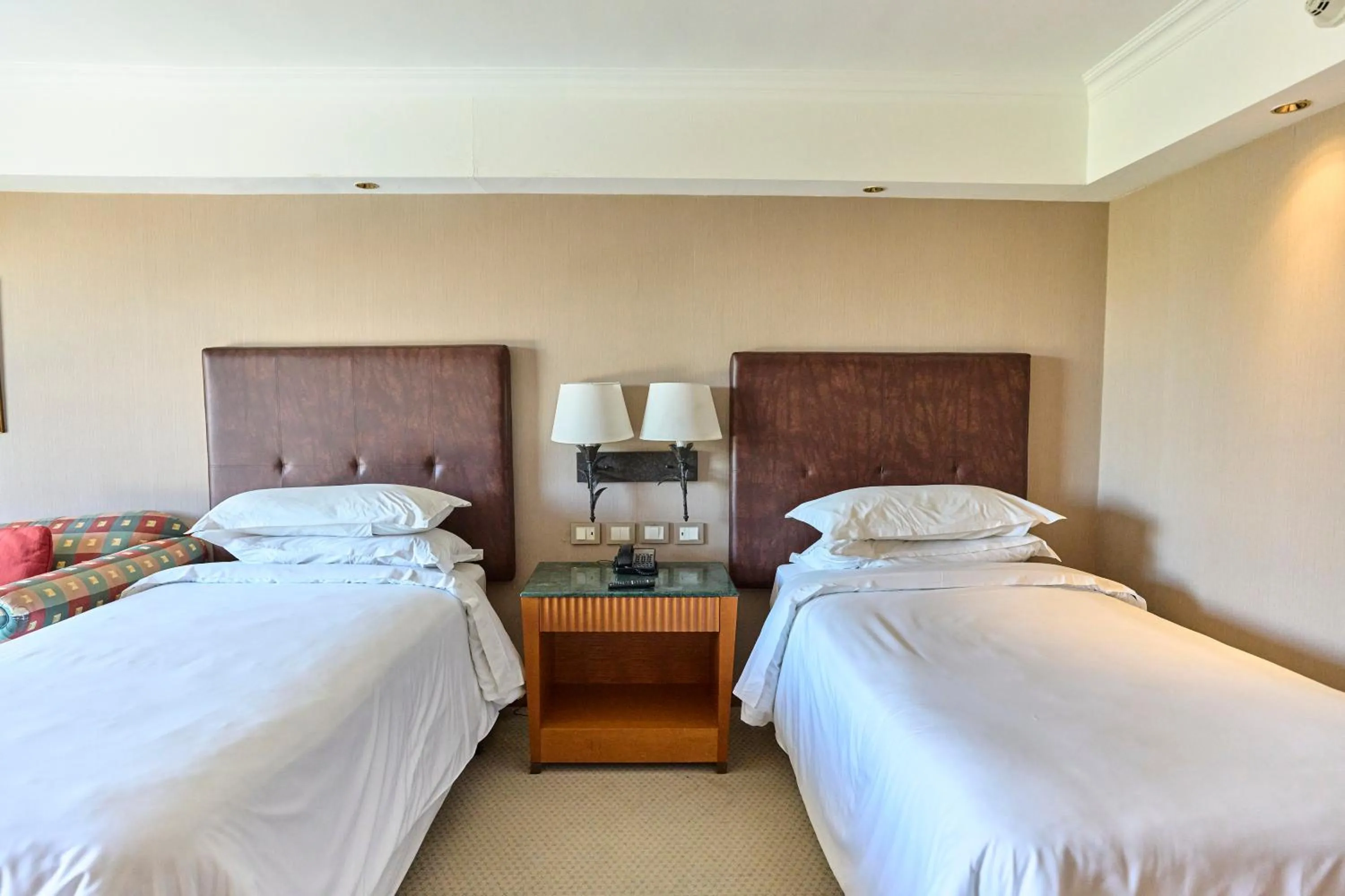 Bed in Sheraton Pilar Hotel & Convention Center