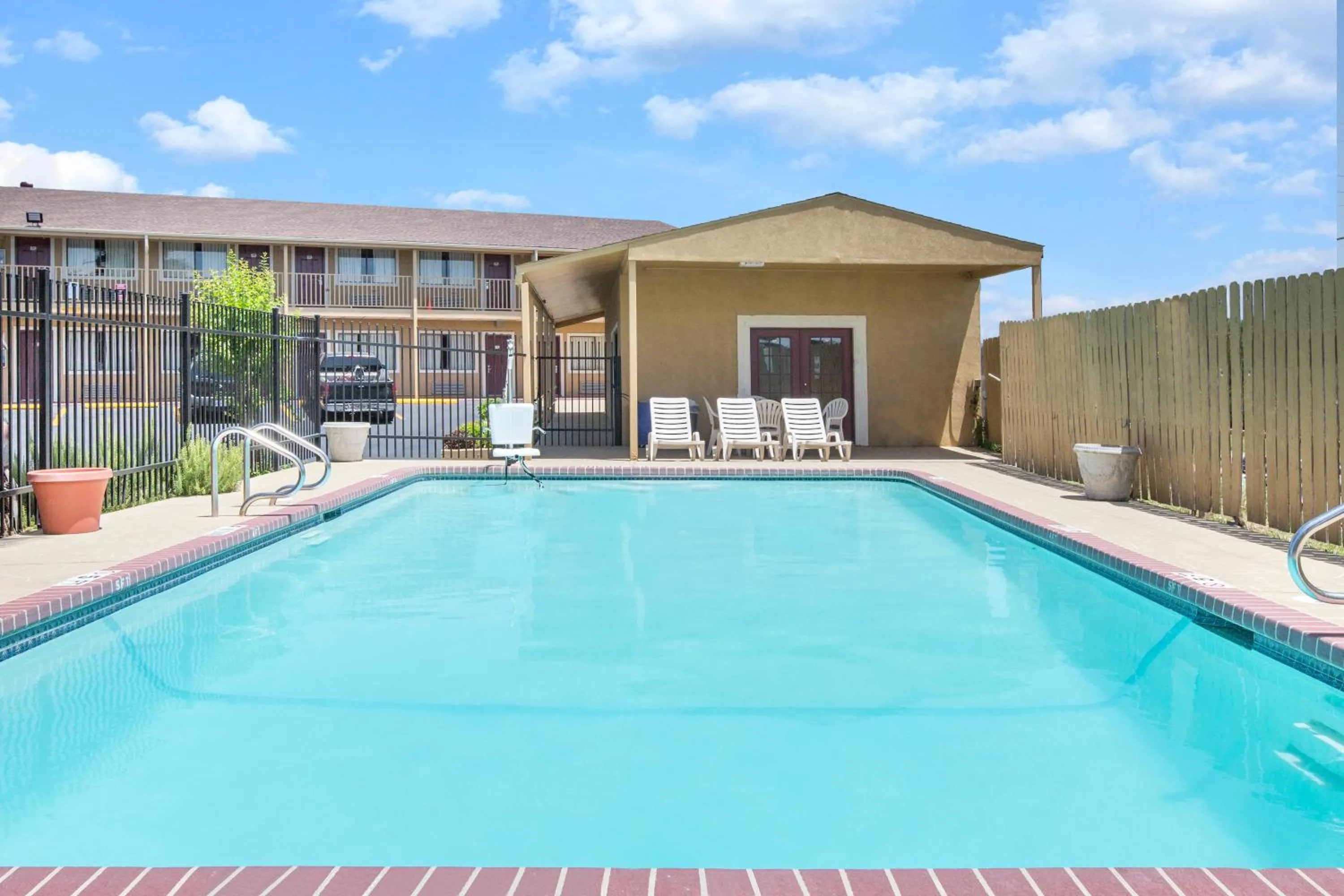 Swimming pool in Super 8 by Wyndham Temple S General Bruce