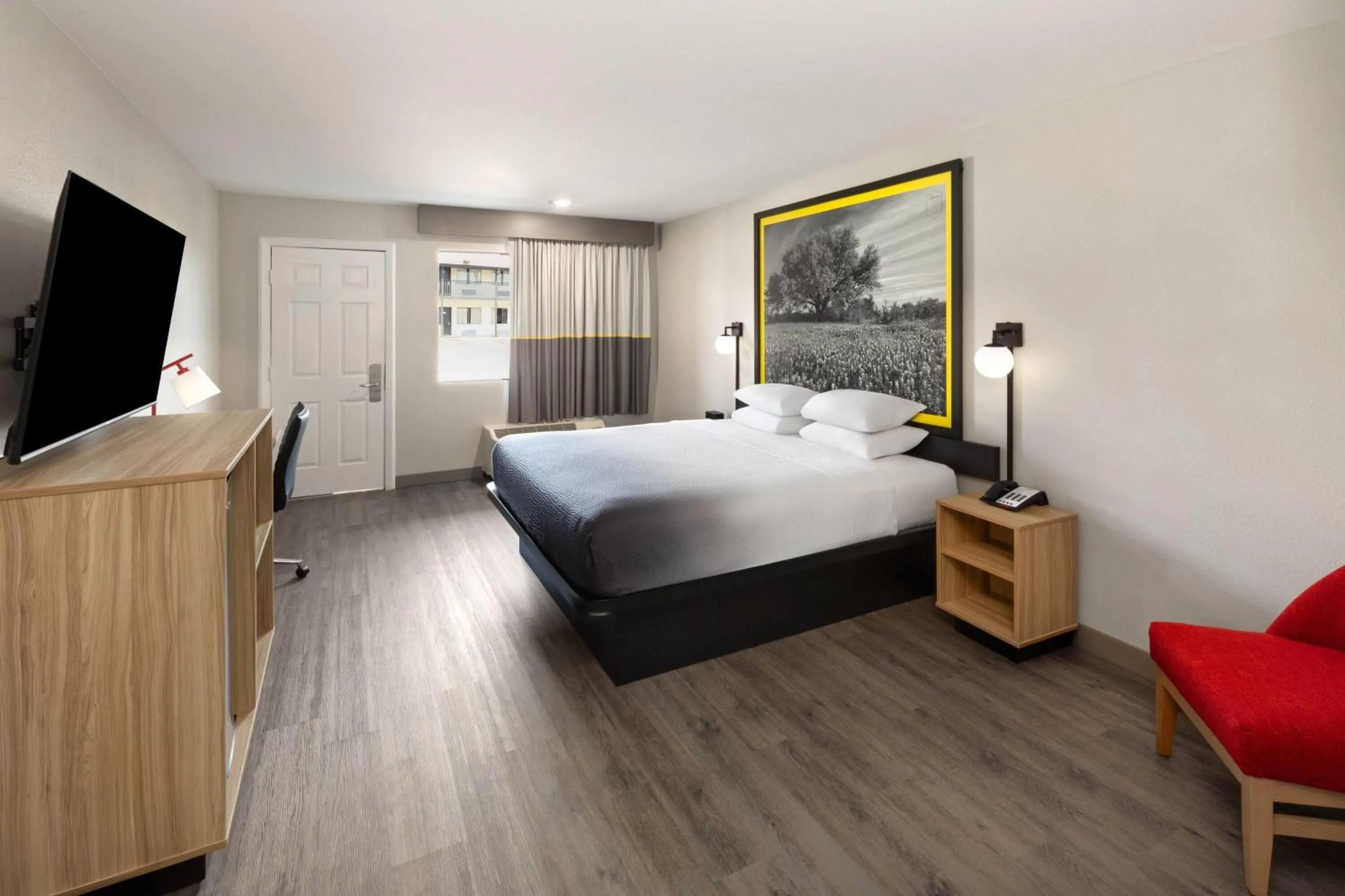 Photo of the whole room, Bed in Super 8 by Wyndham Temple S General Bruce