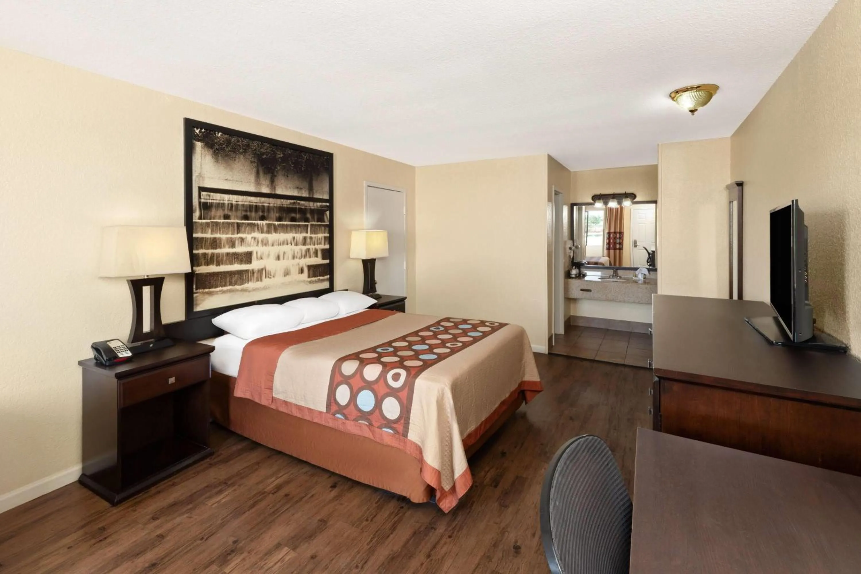 Photo of the whole room, Bed in Super 8 by Wyndham Temple S General Bruce