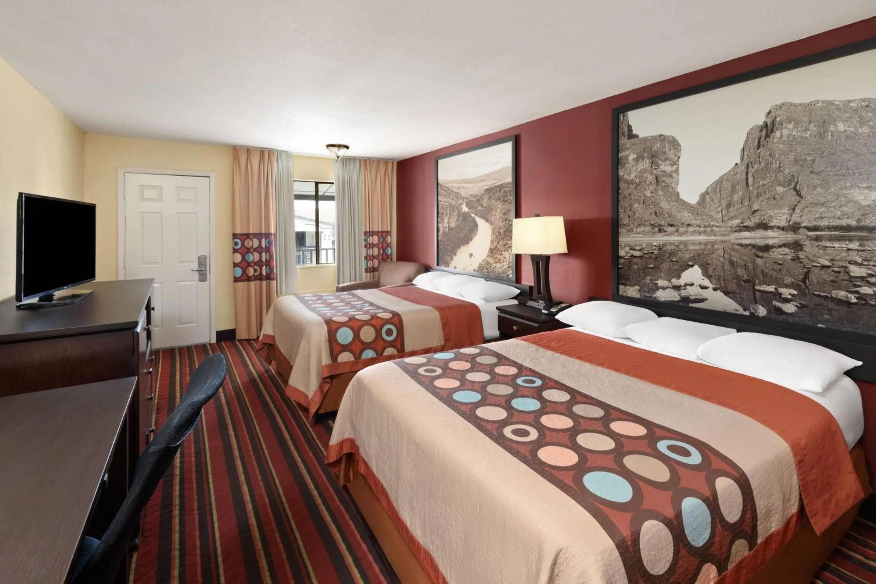 Photo of the whole room, Bed in Super 8 by Wyndham Temple S General Bruce