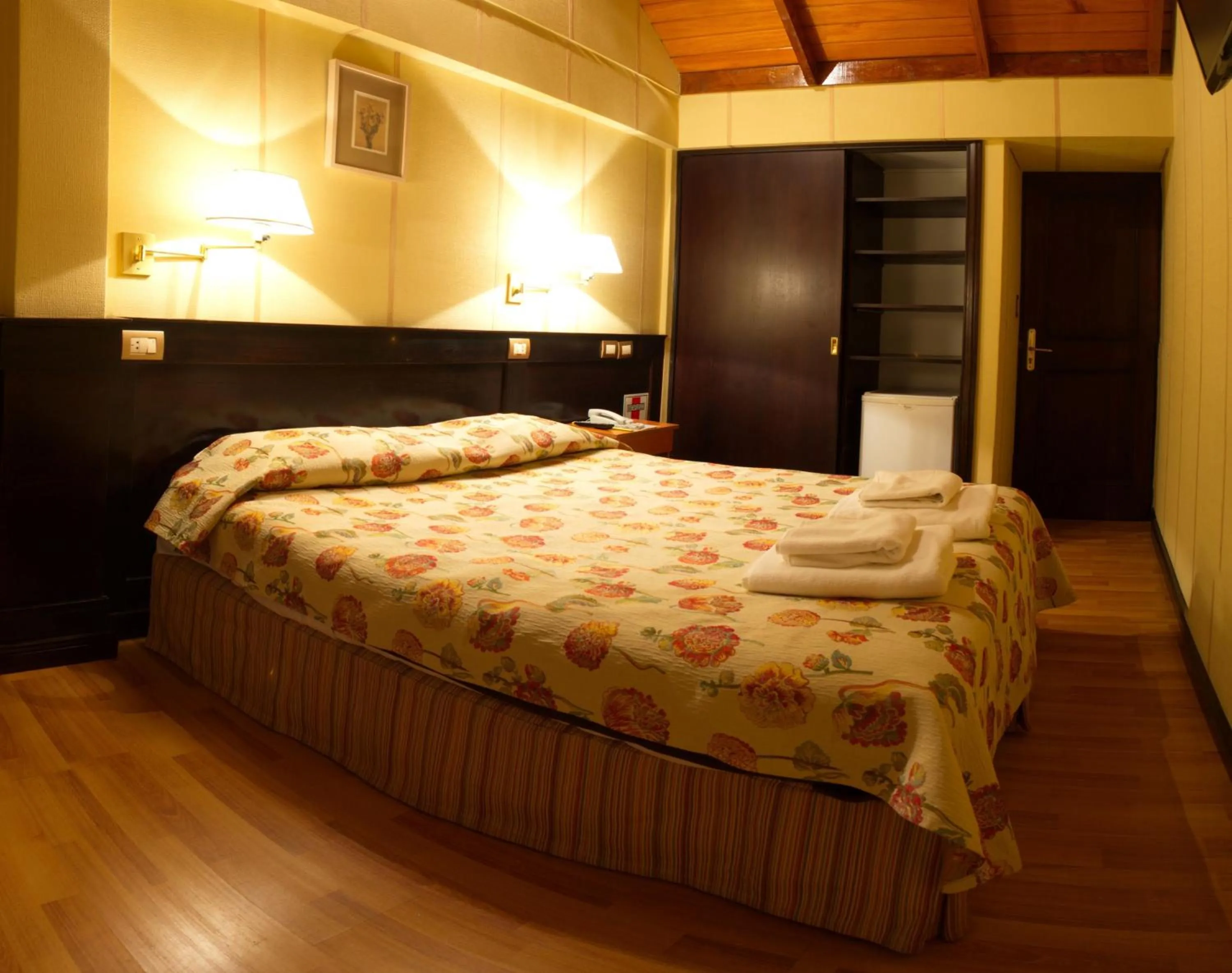 Photo of the whole room, Bed in Hotel Villa Brescia